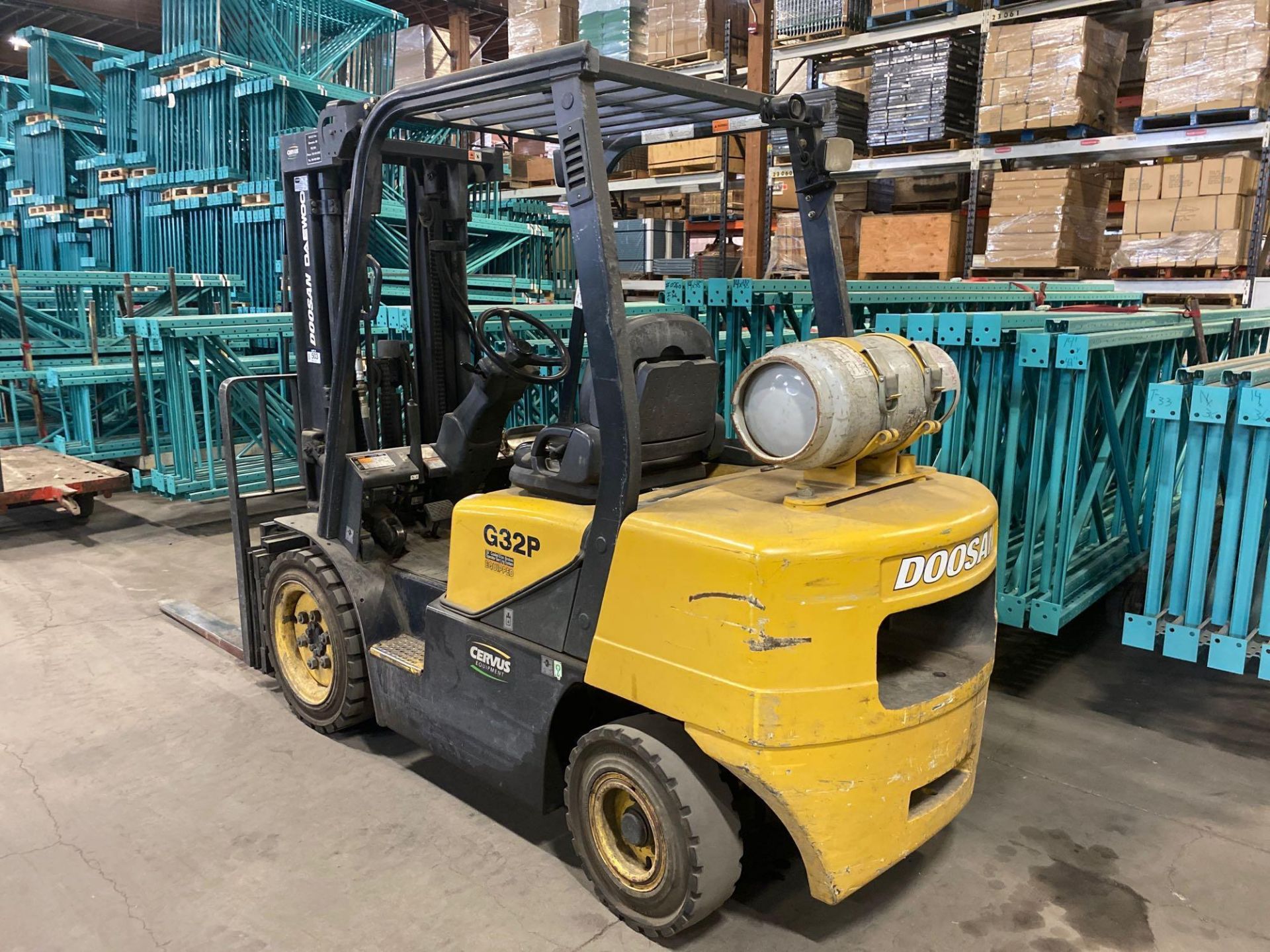 Doosan G32P-3 LPG 6,000lb. 3-Stage Forklift, Hours: 4,032hrs Showing , Serial: KQ-01201 - Image 2 of 7