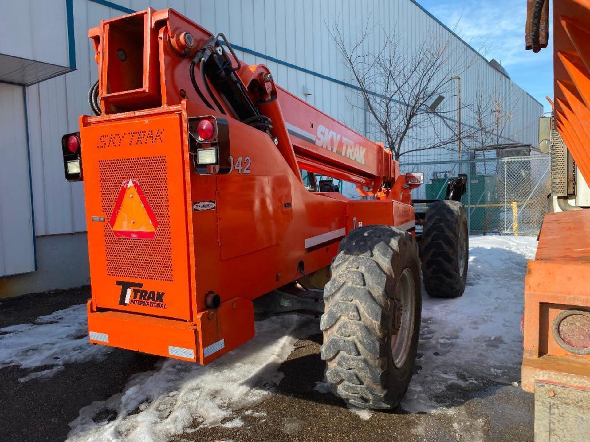 Skytrack 10042 Telehandler, 113hrs Showing, Weight: 27,000, Serial: 2234 - Image 3 of 15
