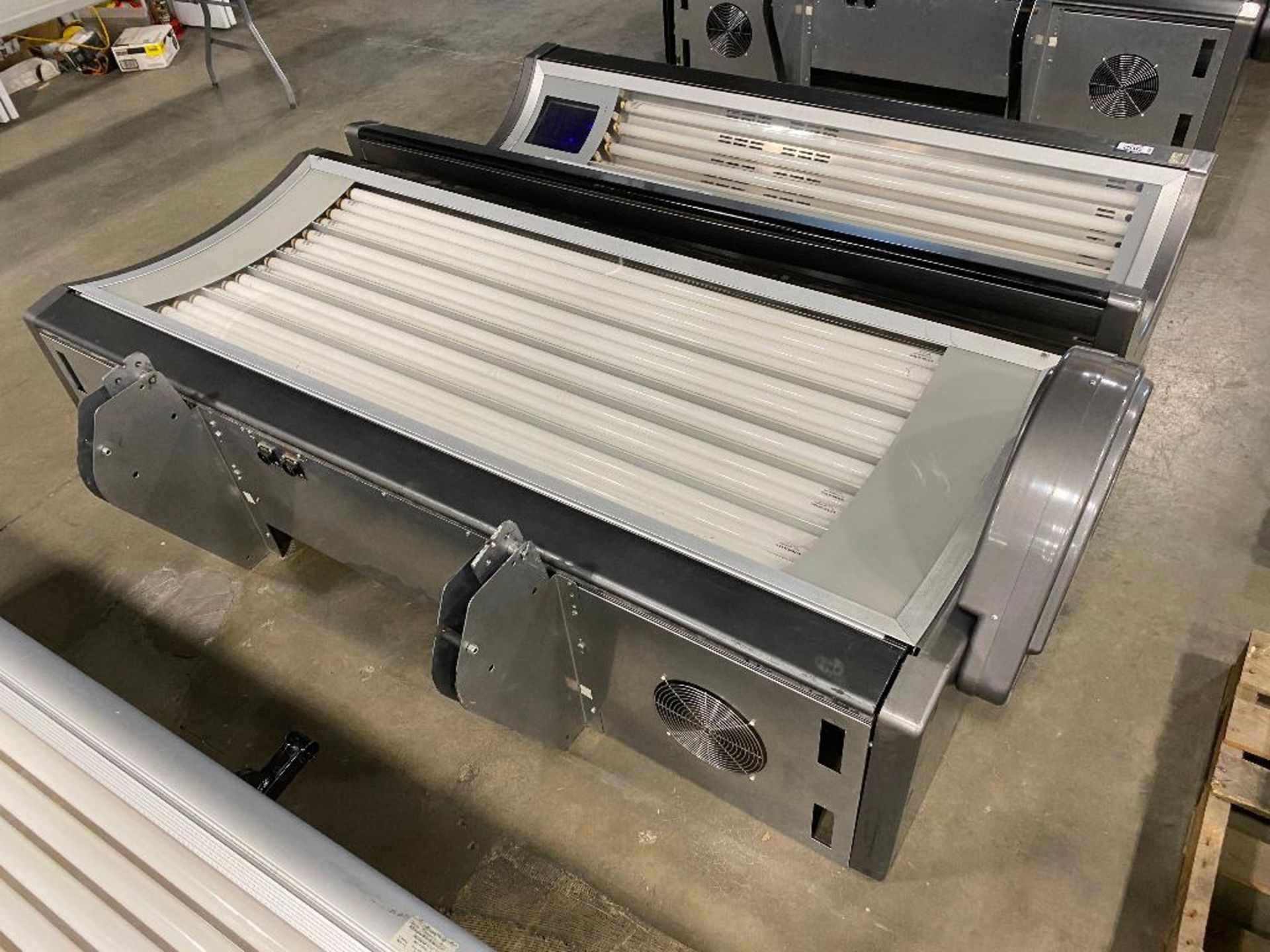 Solaris T-442-3F Laydown Tanning Bed - Image 2 of 9