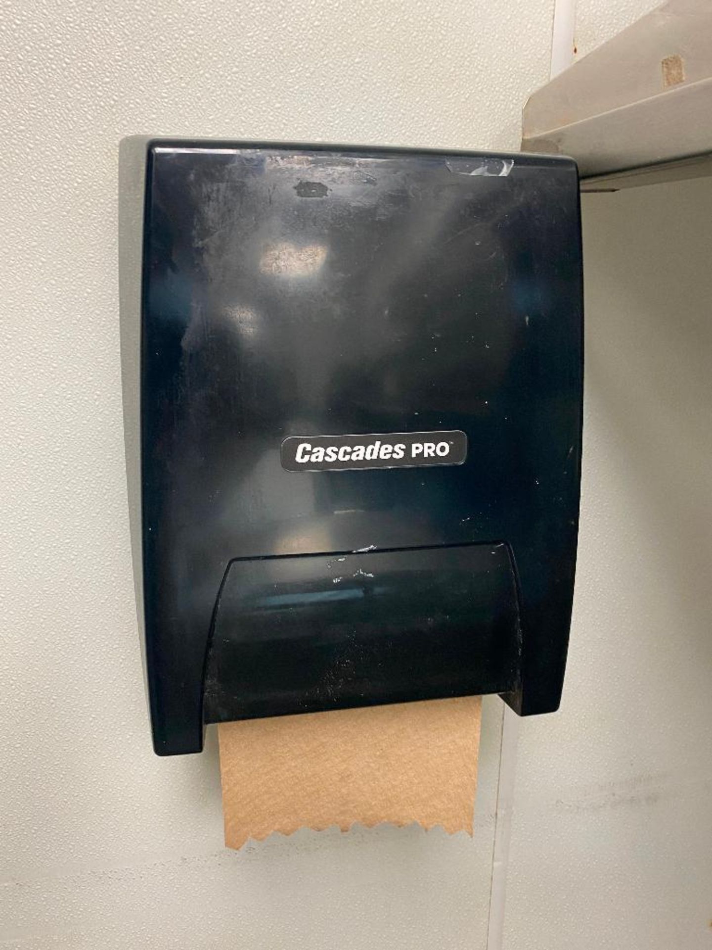 (3) CASCADES PRO PAPER TOWEL DISPENSERS - NOTE: REQUIRES REMOVAL FROM WALL, PLEASE INSPECT - Image 3 of 4