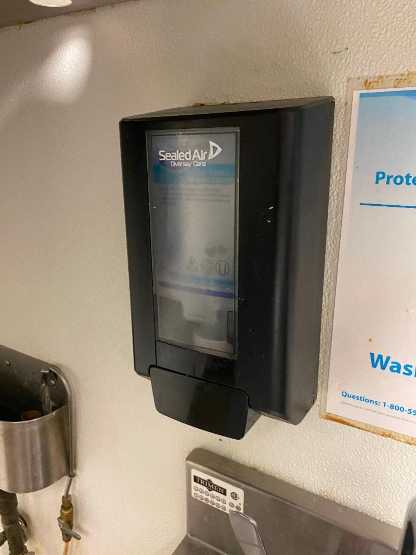 (3) CASCADES PRO PAPER TOWEL DISPENSERS - NOTE: REQUIRES REMOVAL FROM WALL, PLEASE INSPECT - Image 4 of 4