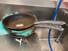 LOT OF (5) 10" VOLLRATH FRYING PANS