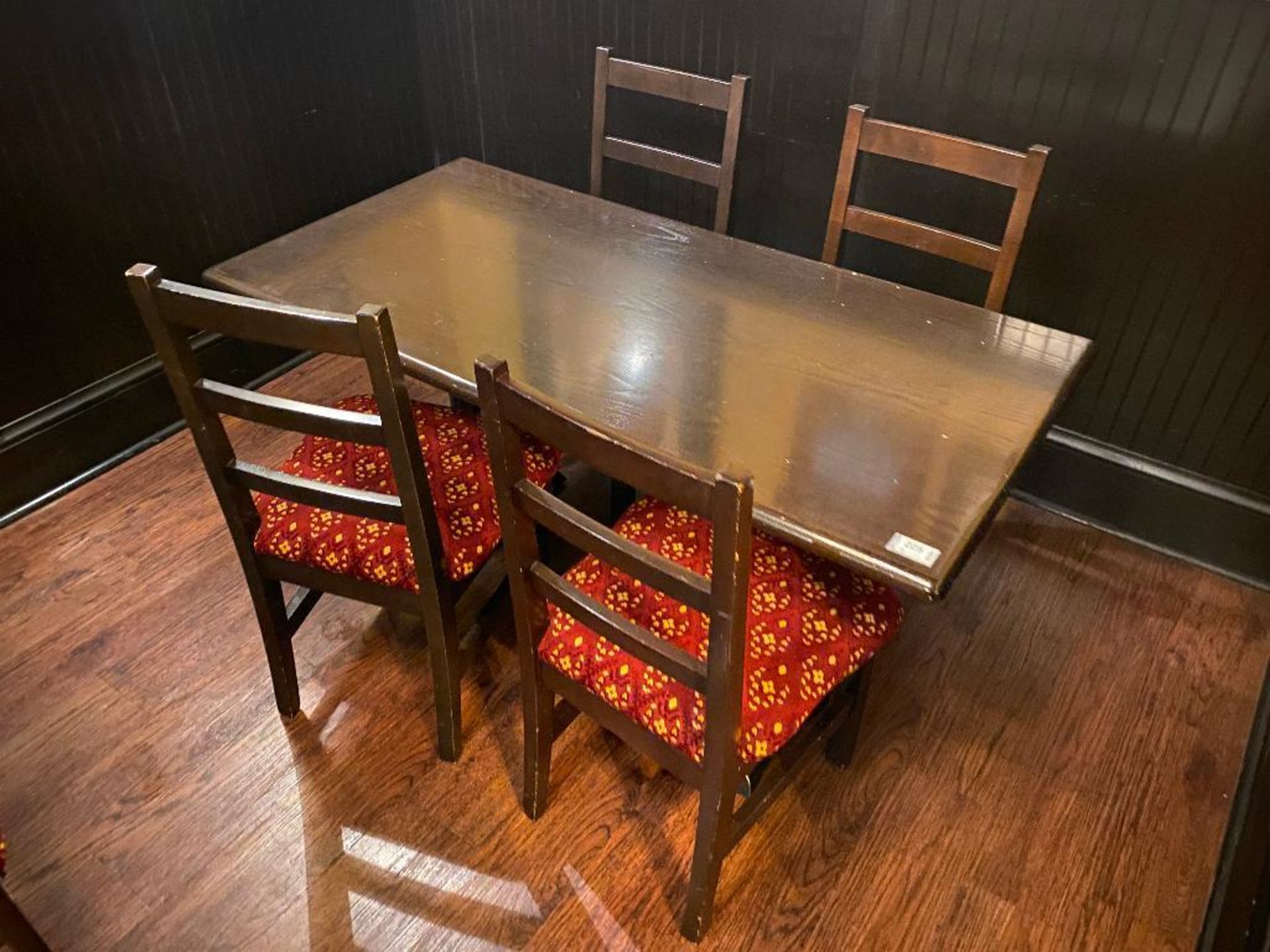 RECTANGULAR TABLE WITH 4 CHAIRS - 55.5" X 27.5" X 30"