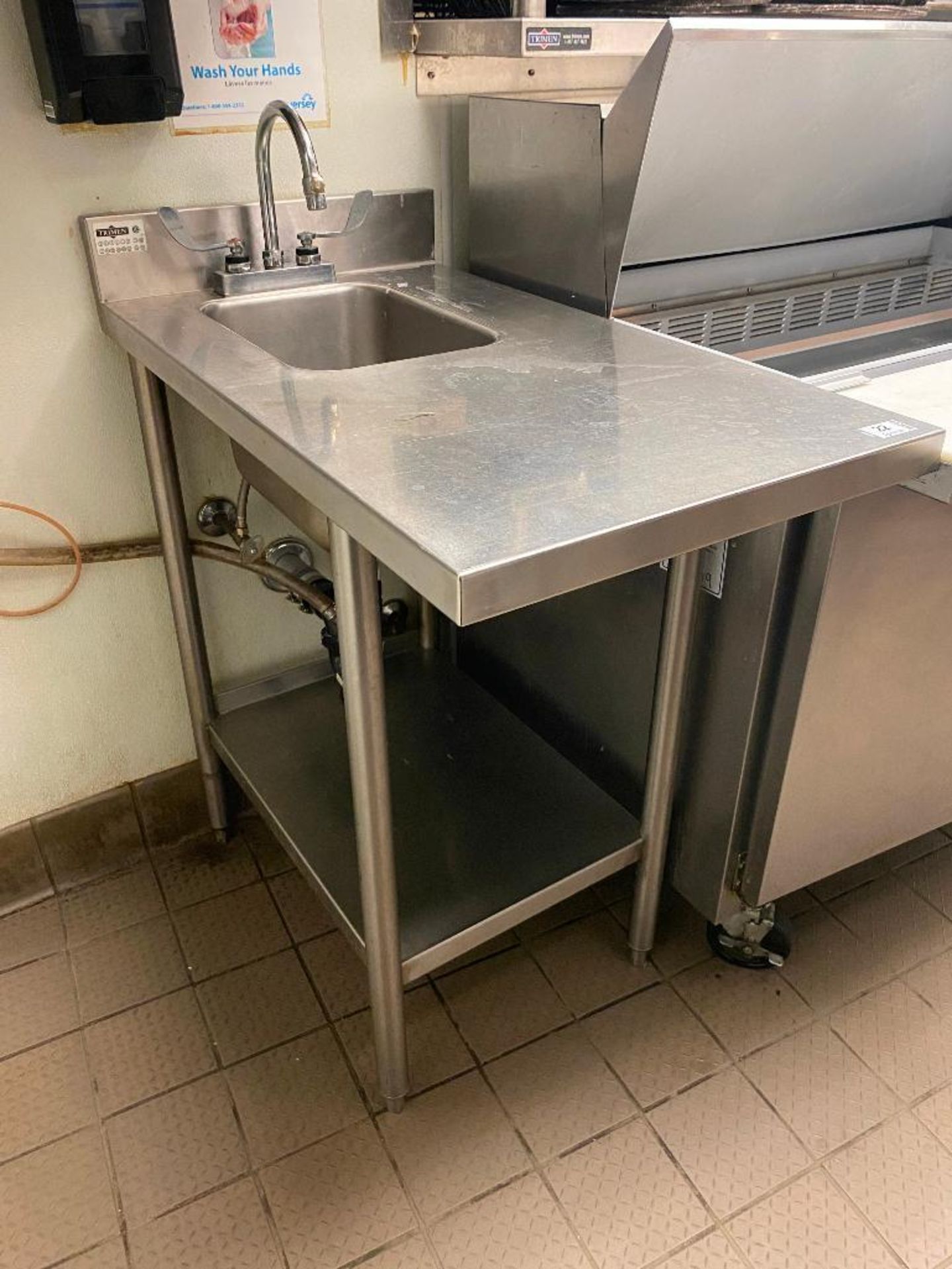 TRIMEN STAINLESS STEEL HAND SINK & TABLE WITH UNDERSHELF - NOTE: REQUIRES DISCONNECT, PLEASE INSPECT