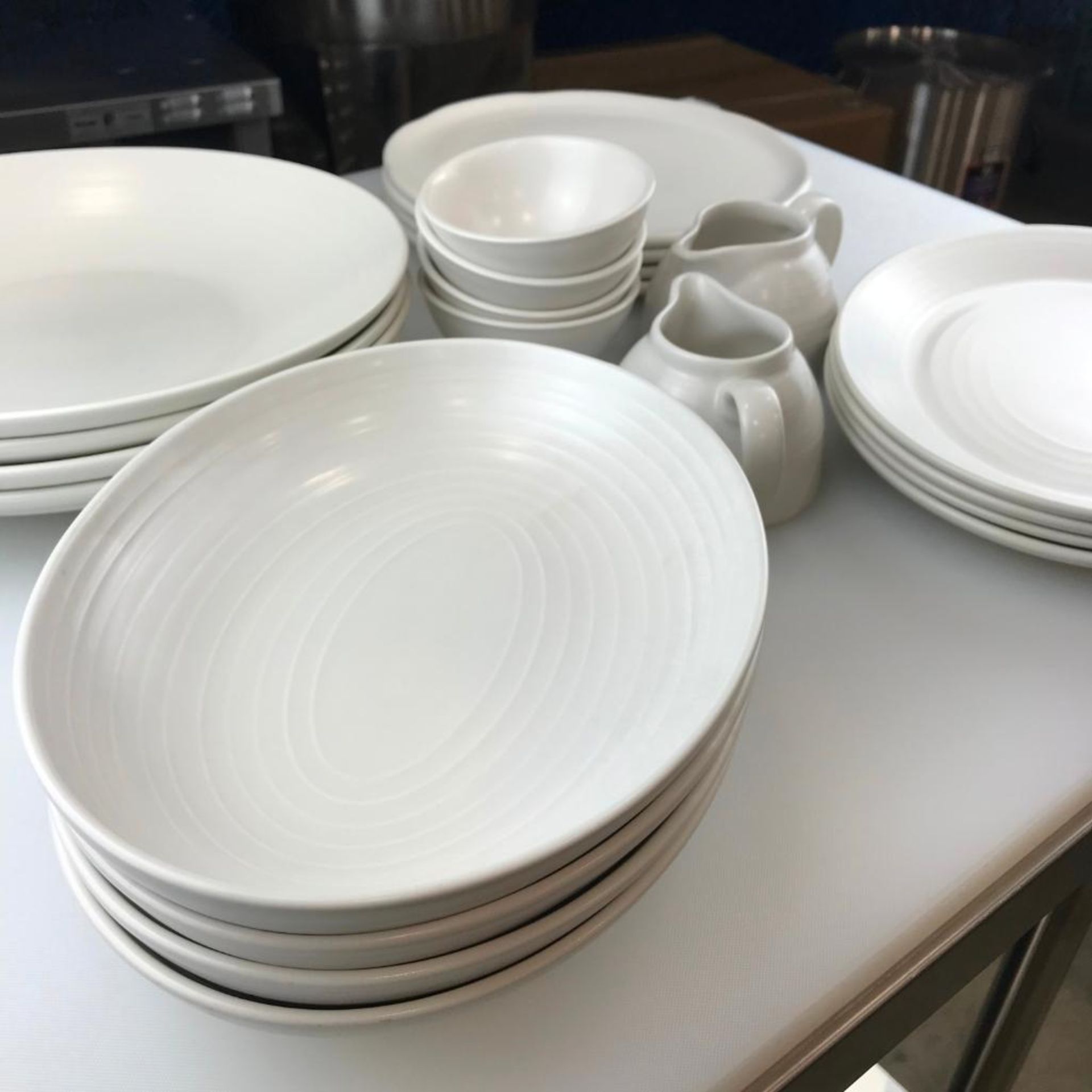 22 PIECE DUDSON EVO PEARL DINNERWARE SET, MADE IN ENGLAND - Image 3 of 8