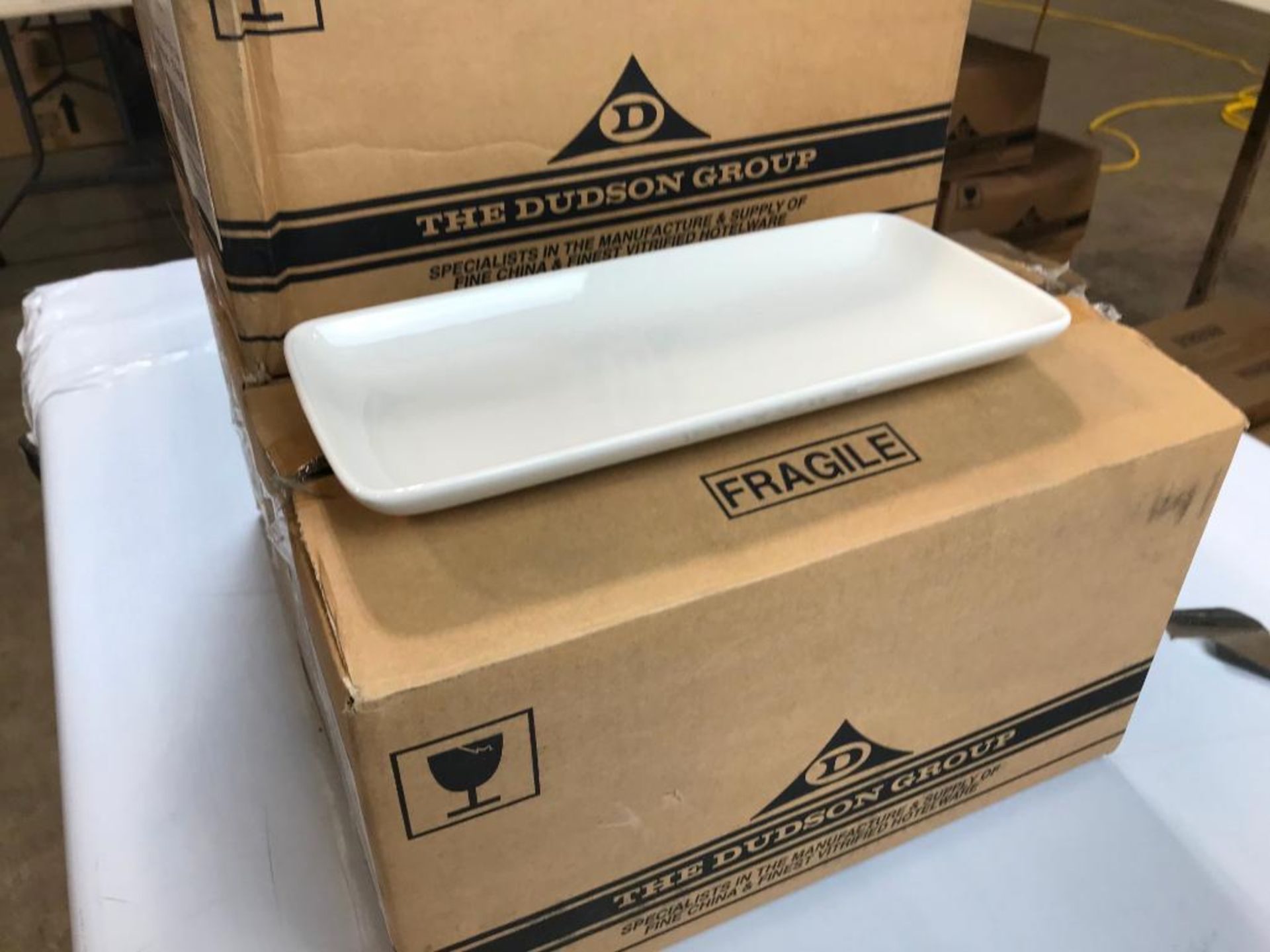 3 CASES OF DUDSON GEOMETRIX RECTANGLE CHEF'S TRAY 10 5/8" - 8/CASE, MADE IN ENGLAND - Image 4 of 5