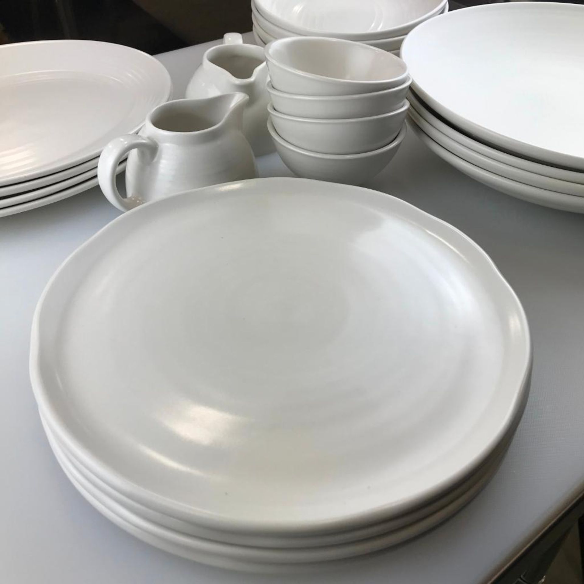 22 PIECE DUDSON EVO PEARL DINNERWARE SET, MADE IN ENGLAND - Image 5 of 8