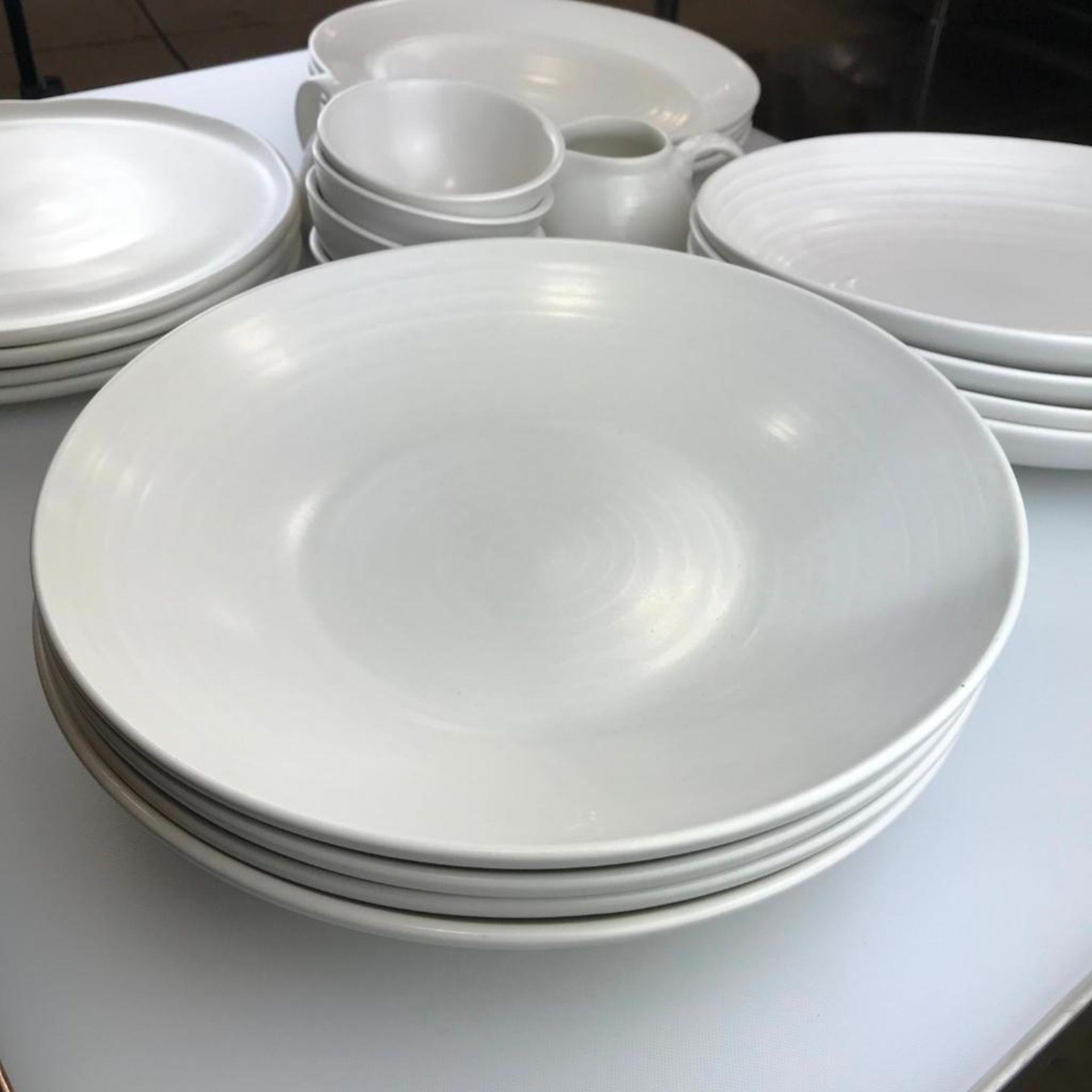 22 PIECE DUDSON EVO PEARL DINNERWARE SET, MADE IN ENGLAND - Image 4 of 8