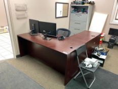Lot of L-Shaped Desk w/ Task Chair