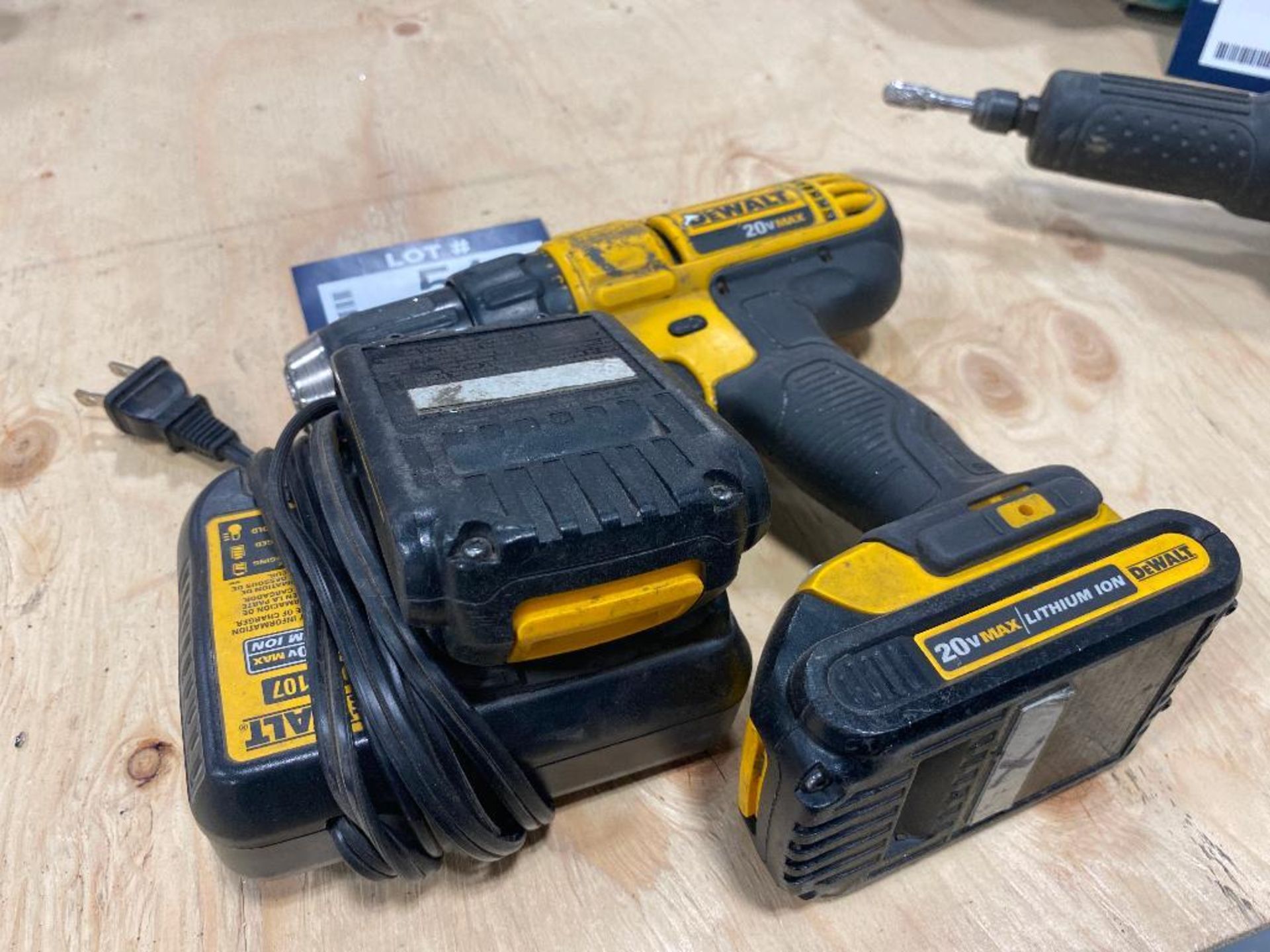 Dewalt DCD771 1/2-Inch Compact Cordless Drill/Driver - Image 2 of 4