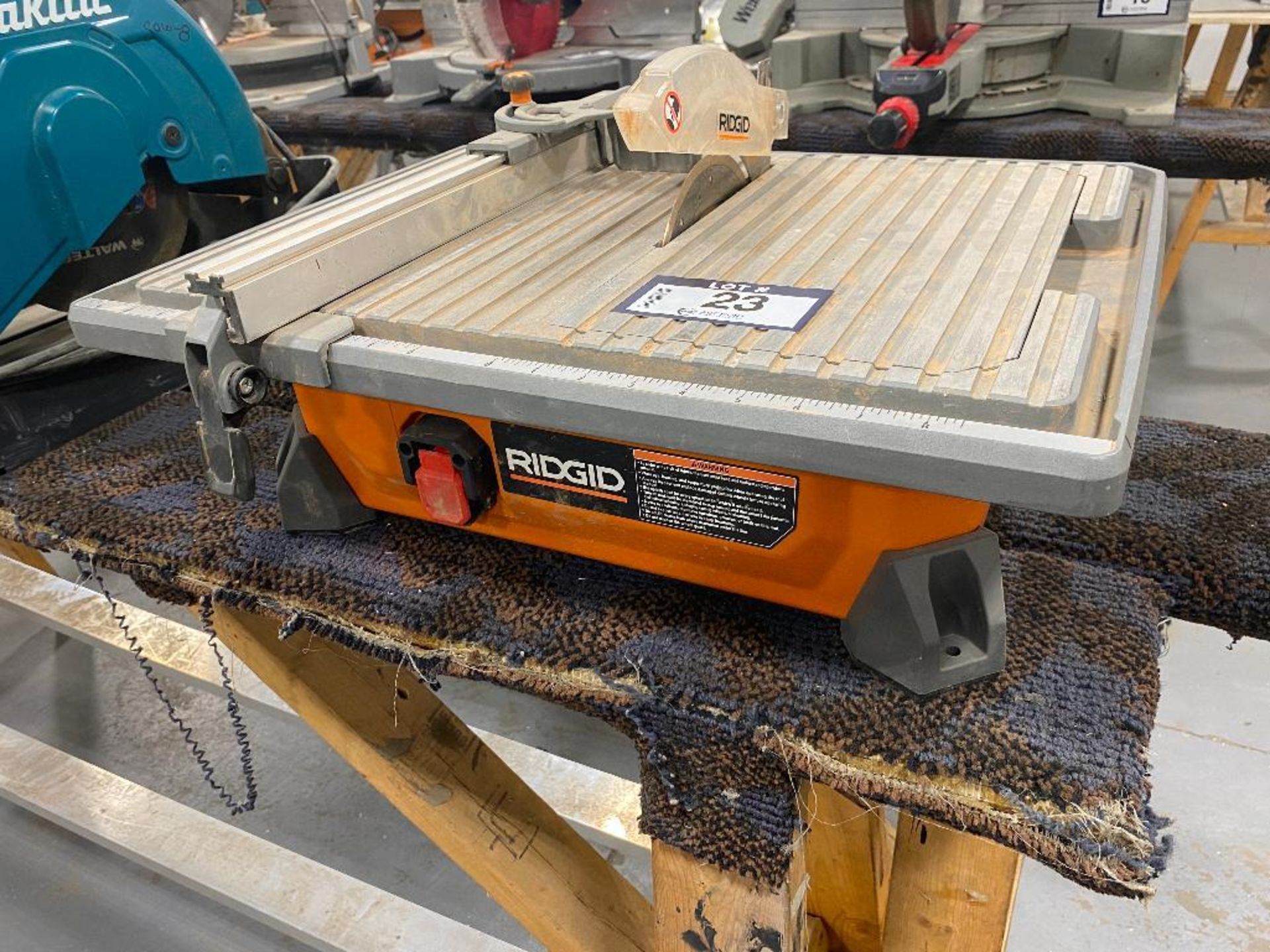 Ridgid R4020 7-Inch Table Top Wet Tile Saw