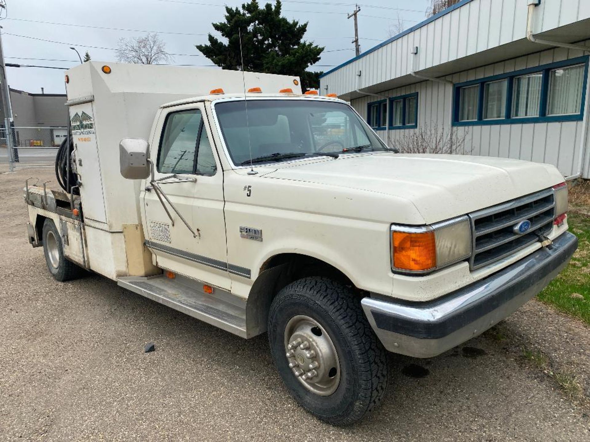 1990 Ford F-450 Super Duty DRW XLT Lariat Regular Cab w/ Hydraulic Power Pack, Poly Tank, etc. - Image 2 of 12