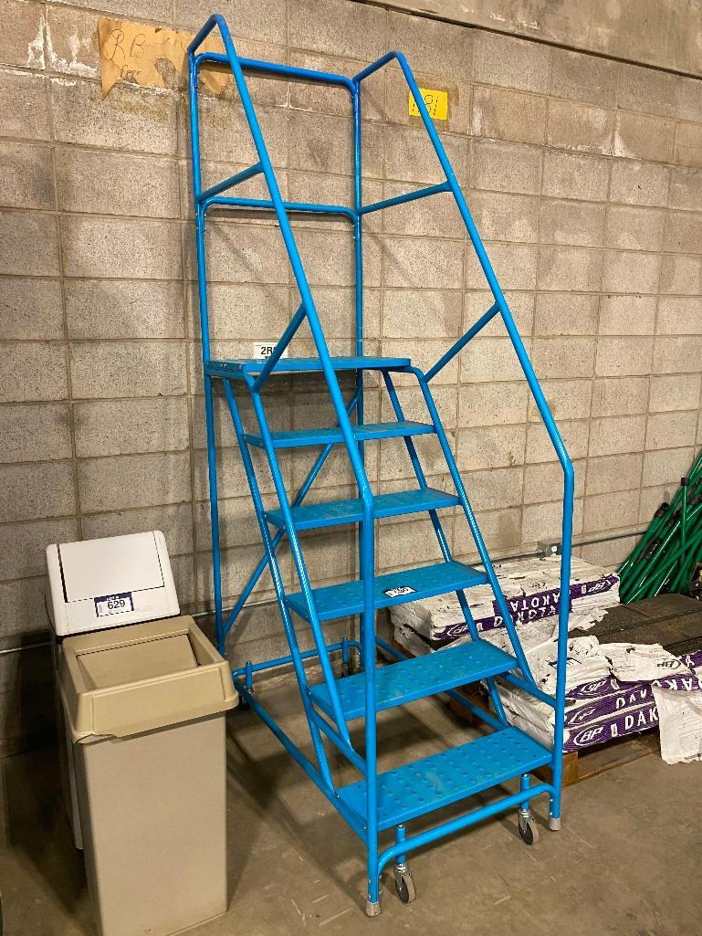 6-Step Mobile Warehouse Stairs