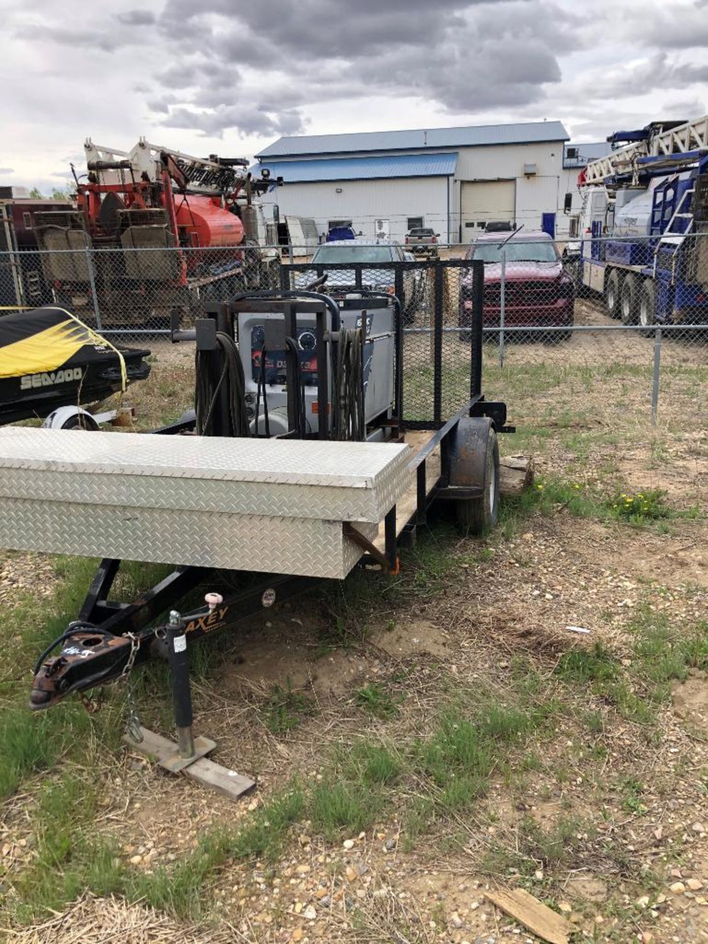 Red-D-Arc D300K 3+3 Diesel DC Welder w/ SA Trailer, Showing 5,410hrs on Welder. NVSN on Trailer.