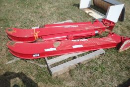 Lot of 2 Outriggers.