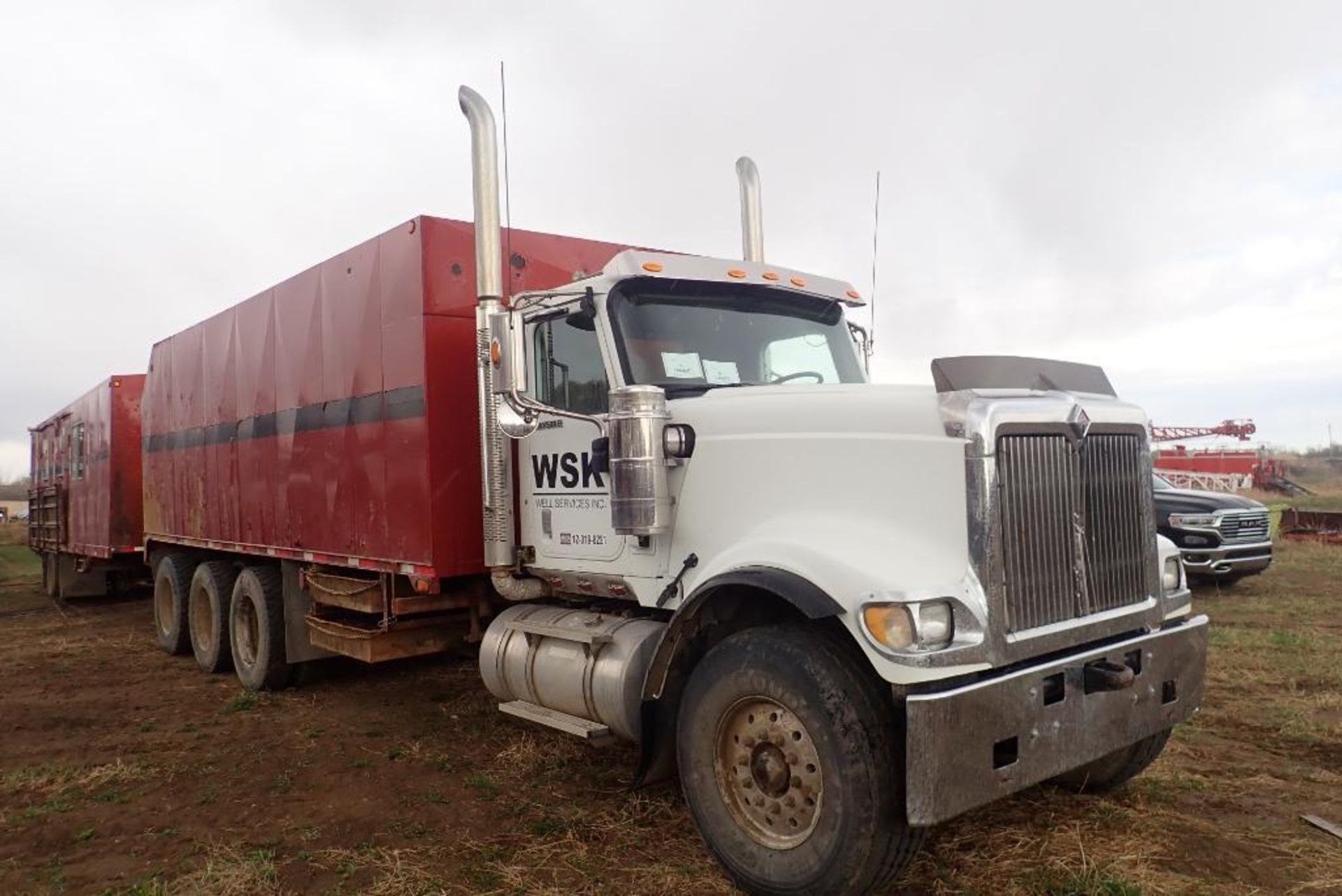 2008 International Paystar 5900I Tridem Axle Auxiliary Truck, VIN 1HTXTAPT28J676325. - Image 2 of 15