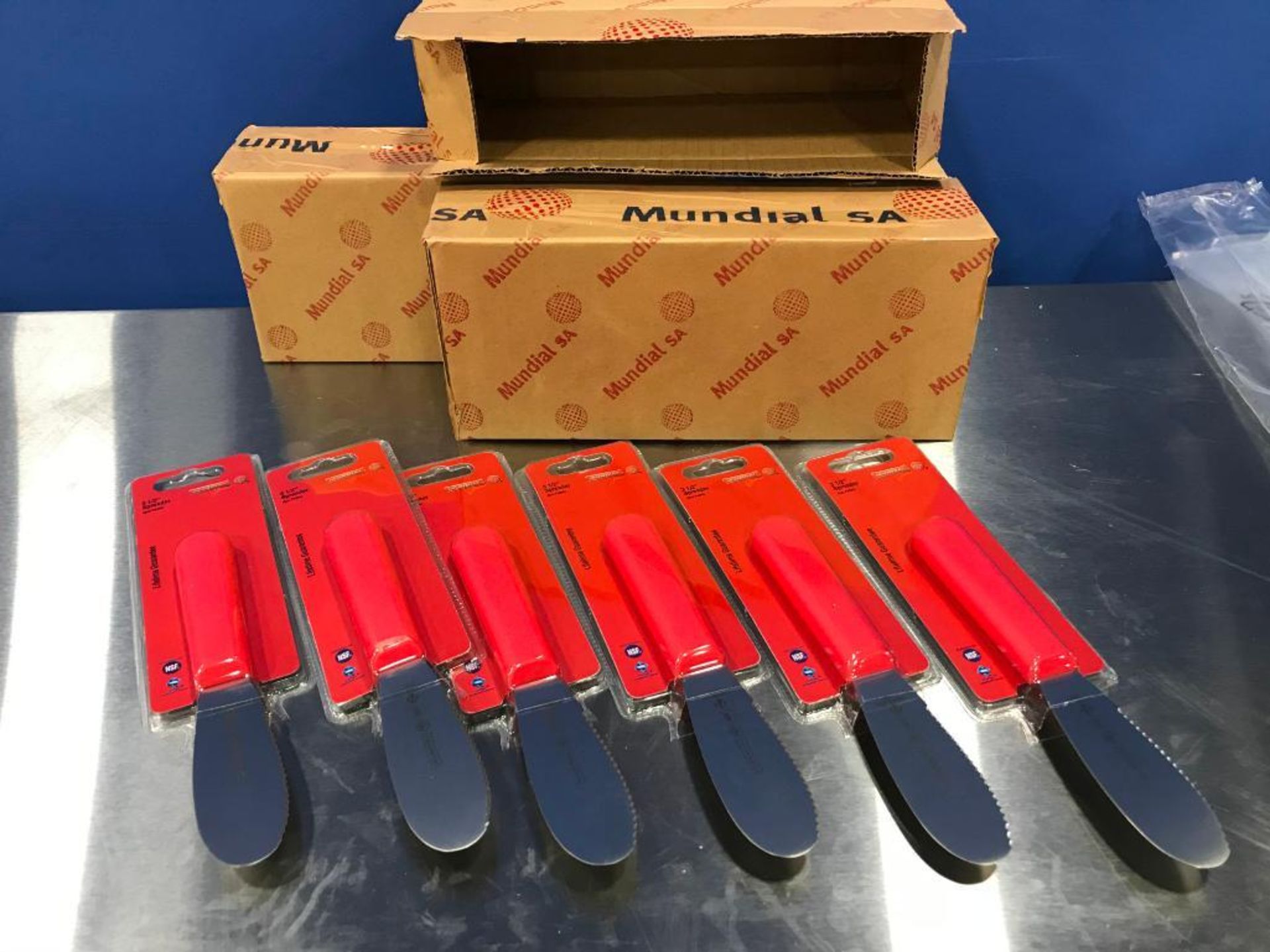 3 CASES OF MUNDIAL 3.5" STRAIGHT EDGE SANDWICH SPREADER - 6/CASE - R5688E - NEW - Image 3 of 5