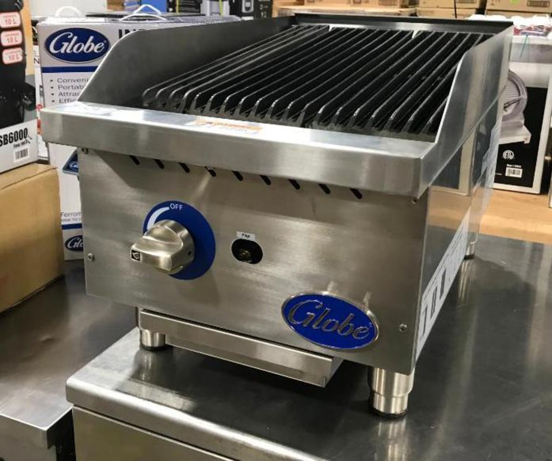 GLOBE GCB15G - 15" GAS CHARBROILER - 40,000 BTU - Image 2 of 9