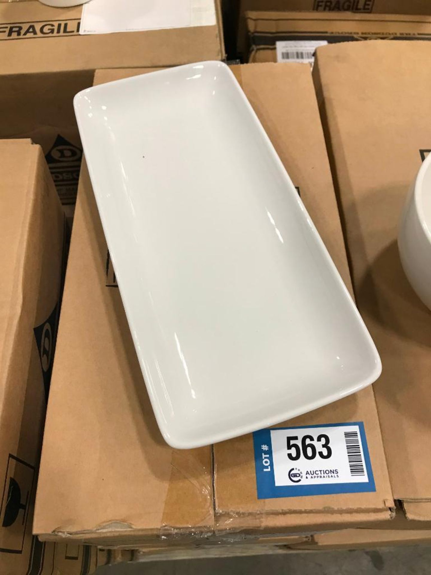 3 CASES OF DUDSON GEOMETRIX RECTANGLE CHEF'S TRAY 10 5/8" - 8/CASE, MADE IN ENGLAND - Image 2 of 5