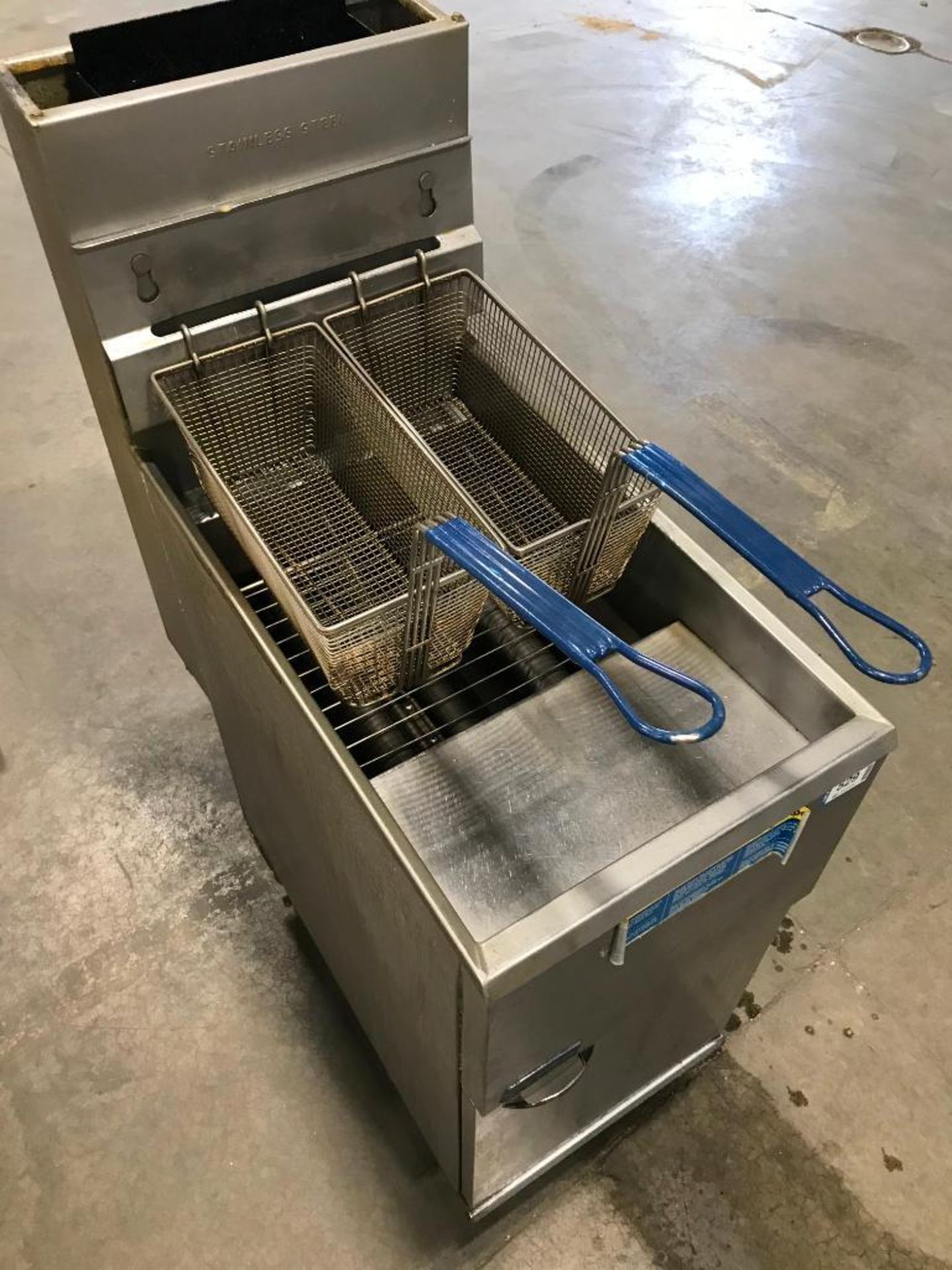 PITCO 40C+ FLOOR TUBE FIRED NATURAL GAS FRYER - Image 2 of 7