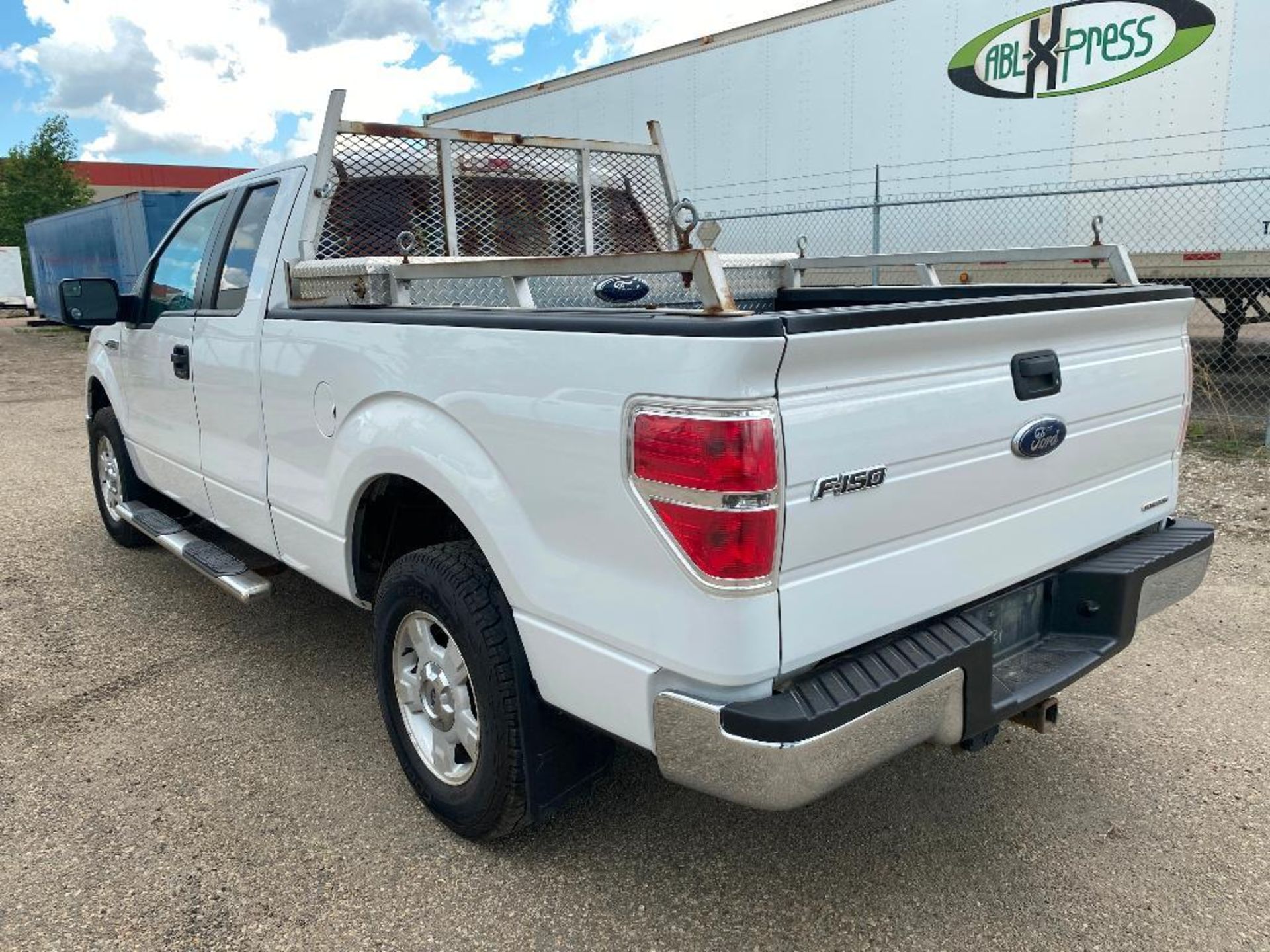 2013 Ford F-150 SuperCab XLT 4X4 Pickup Truck VIN #: 1FTFX1EF0DFD05140 - Image 4 of 12