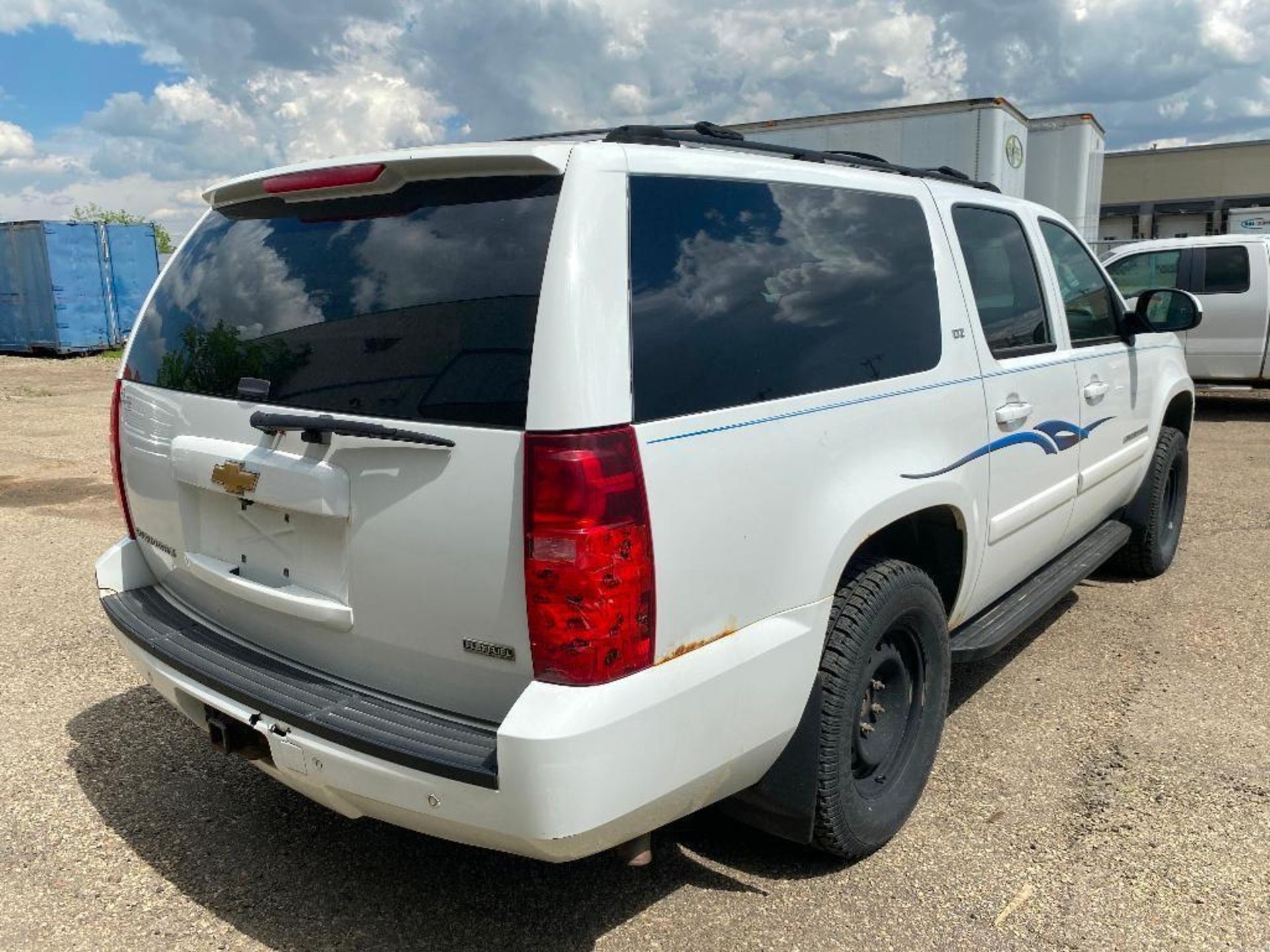 2007 Chevrolet Suburban LTZ 4X4, VIN #: 1GNFK16337J242773 - Image 3 of 14