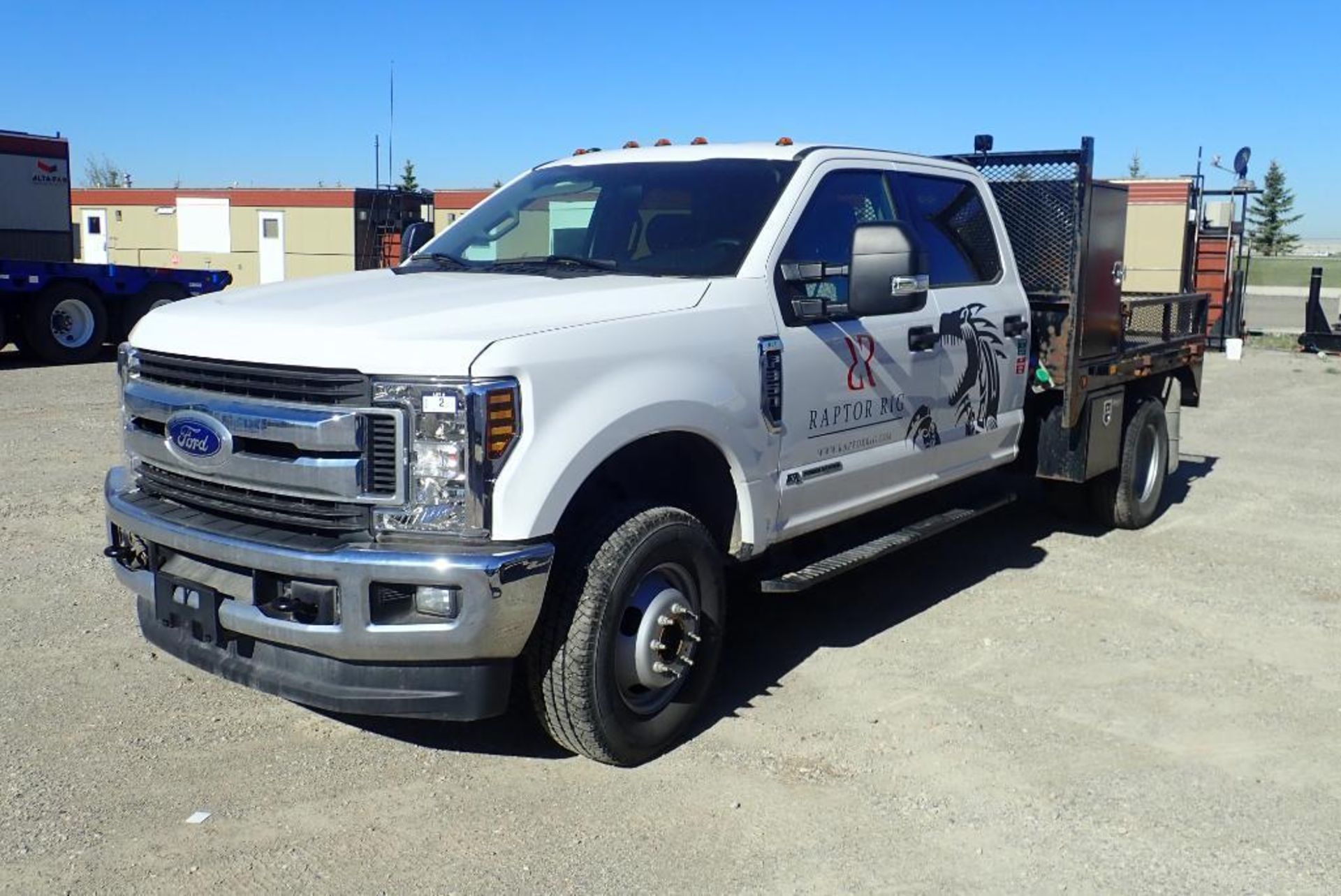 2019 Ford F350 SD XLT Super Crew Cab 4x4 DRW Deck Truck. VIN 1FT8W3DT1KEF30653.