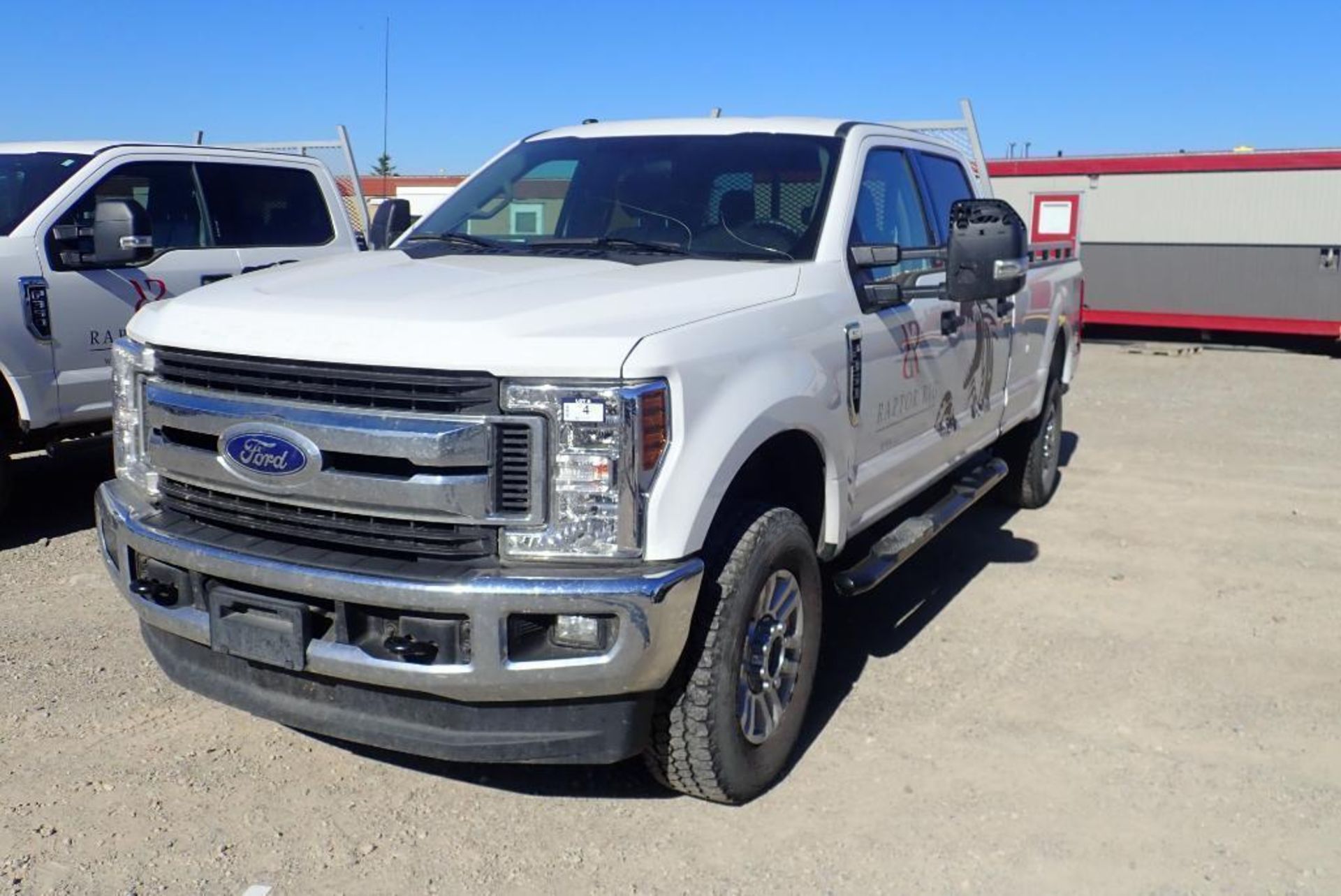 2019 Ford F350 SD XLT FX4 Super Crew Cab 4x4 Pickup Truck. VIN 1FT8W3B63KEF26035.