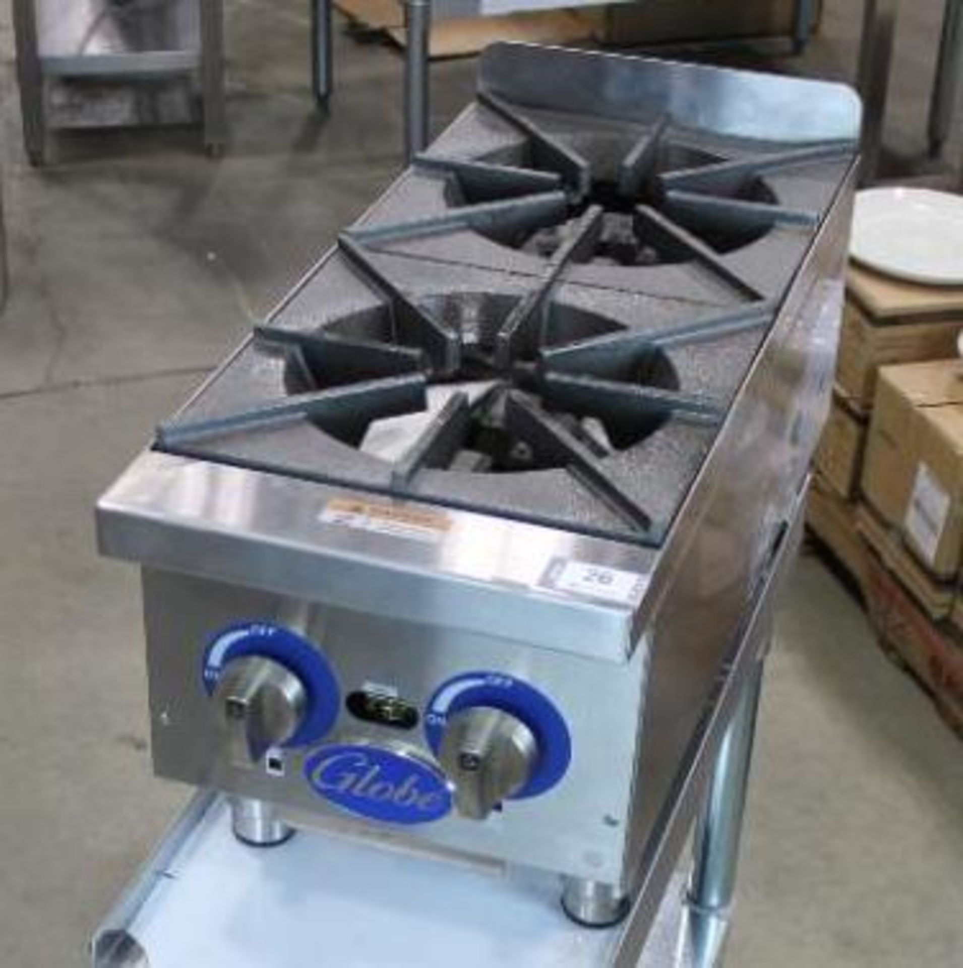 GLOBE GHP12G NATURAL GAS 12" - 2 BURNER COUNTERTOP HOT PLATE WITH EQUIPMENT STAND - Image 2 of 8