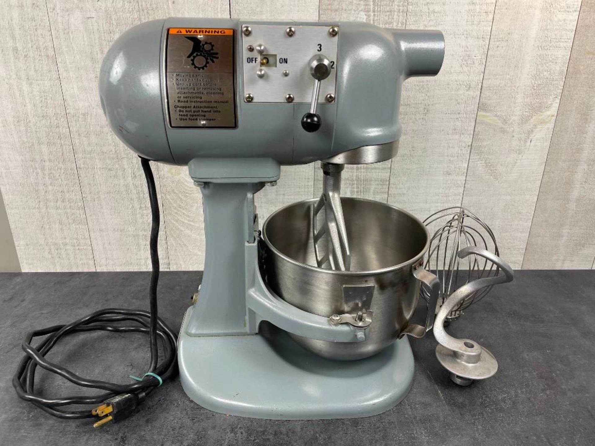 HOBART N50 5QT MIXER WITH HOOK, WHIP, PADDLE - Image 4 of 9