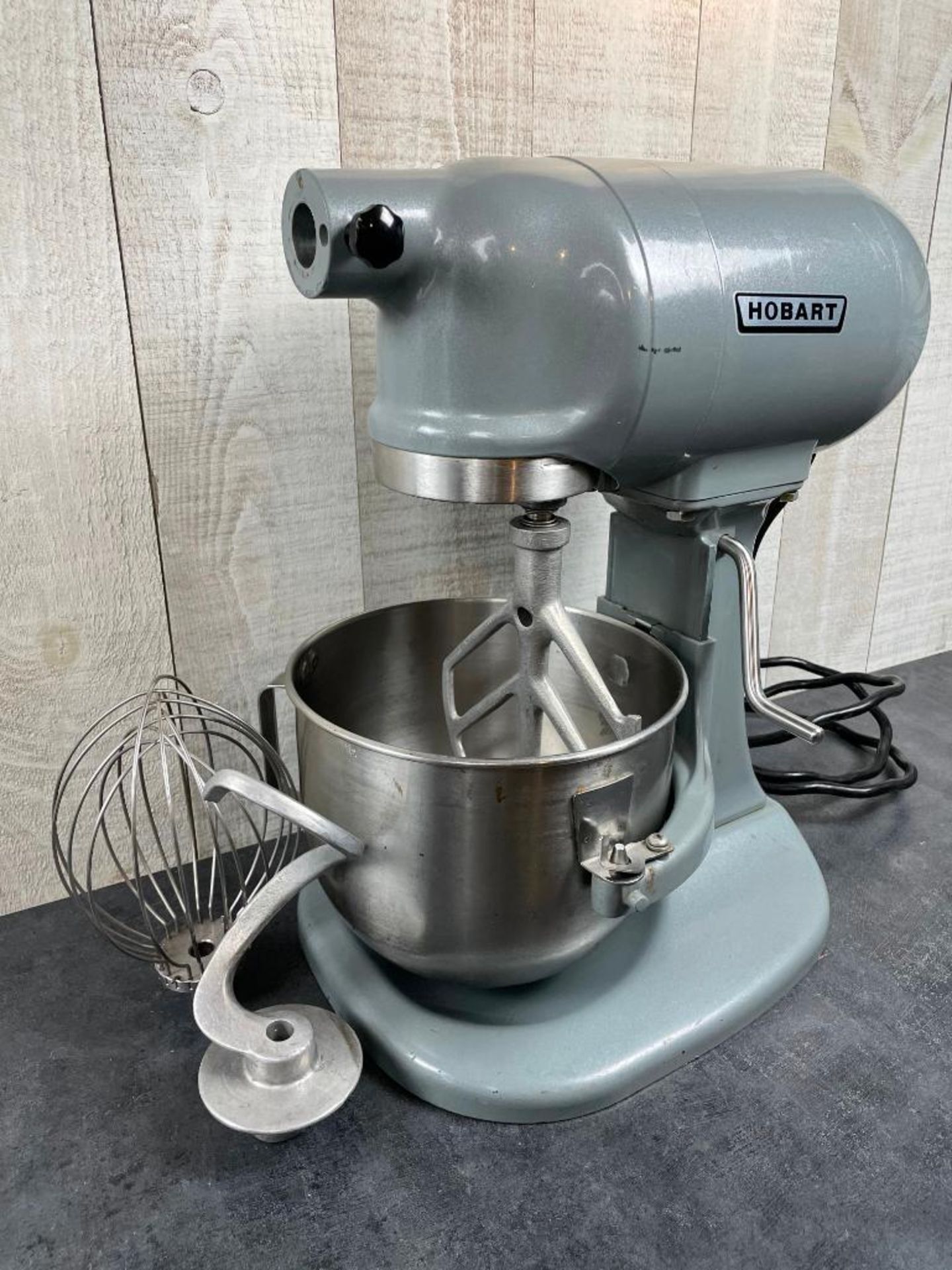 HOBART N50 5QT MIXER WITH HOOK, WHIP, PADDLE - Image 2 of 9