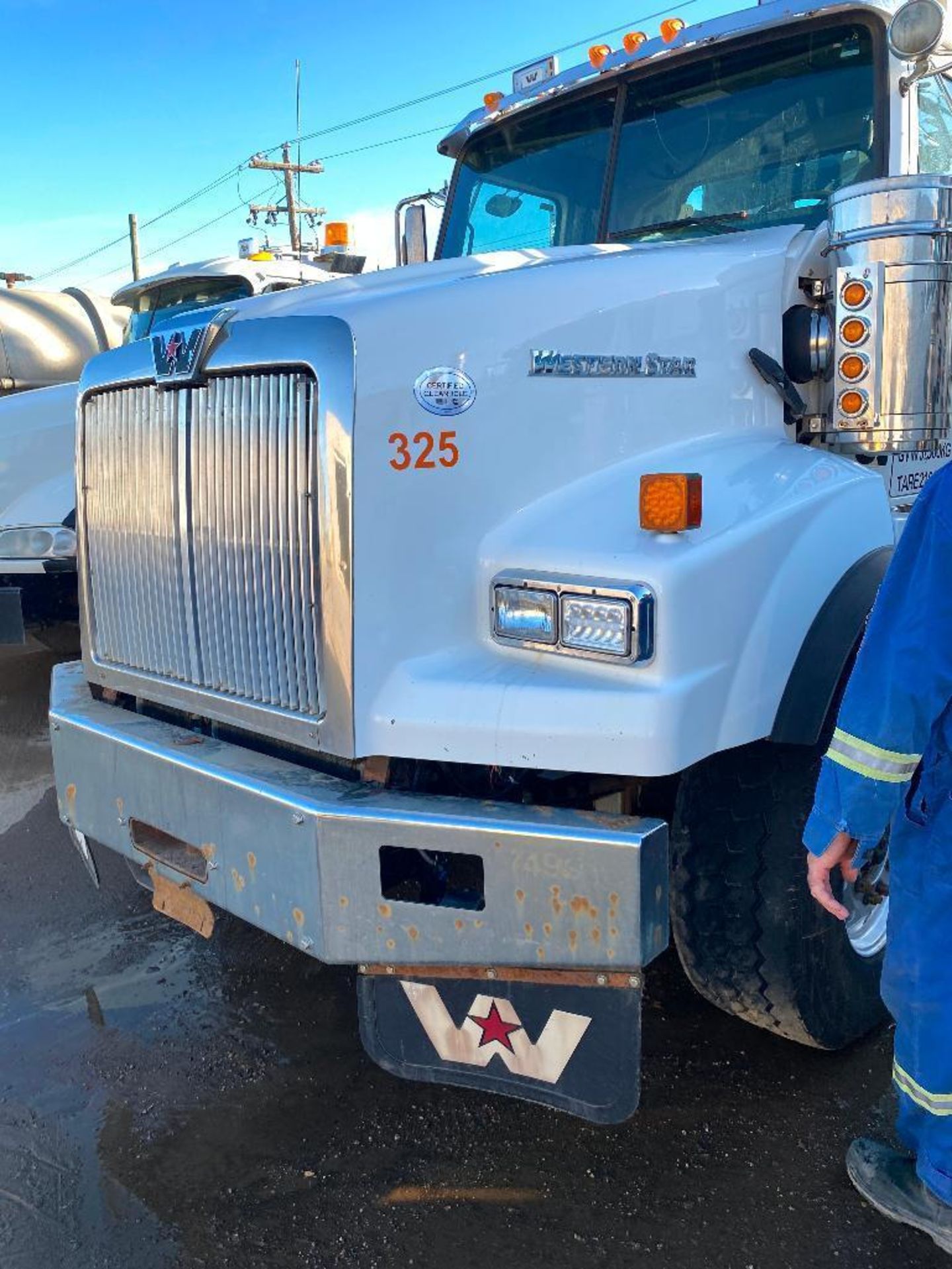 2014 Western Star 4900SB Tri-Drive Vac Truck VIN#5KKPALBG1EPFM1095 - Image 26 of 30