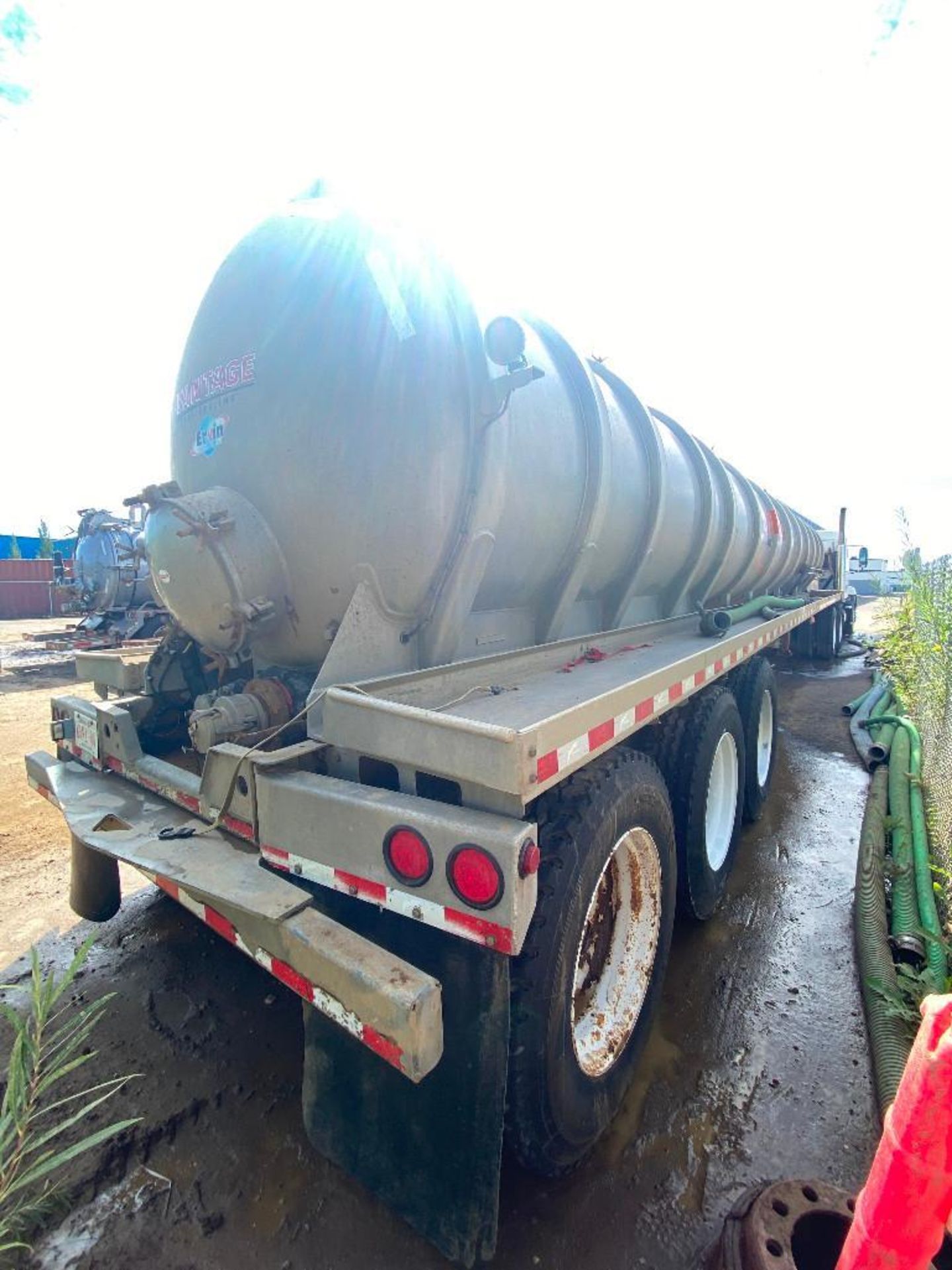 2018 Mack CXU613 T/A Semi-Vac w/ Vantage Tri-Axle Vac Trailer VIN #: 1M1AW07Y9JM085638 - Image 4 of 41