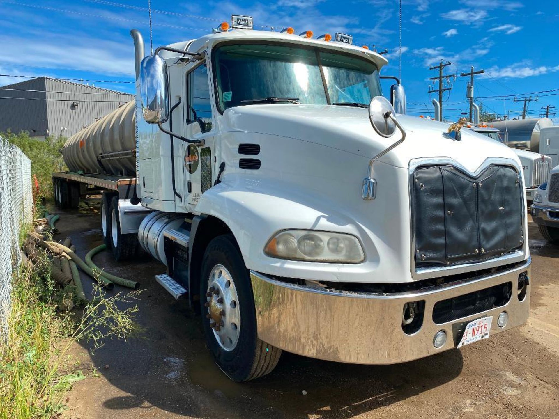 2018 Mack CXU613 T/A Semi-Vac w/ Vantage Tri-Axle Vac Trailer VIN #: 1M1AW07Y9JM085638 - Image 2 of 41