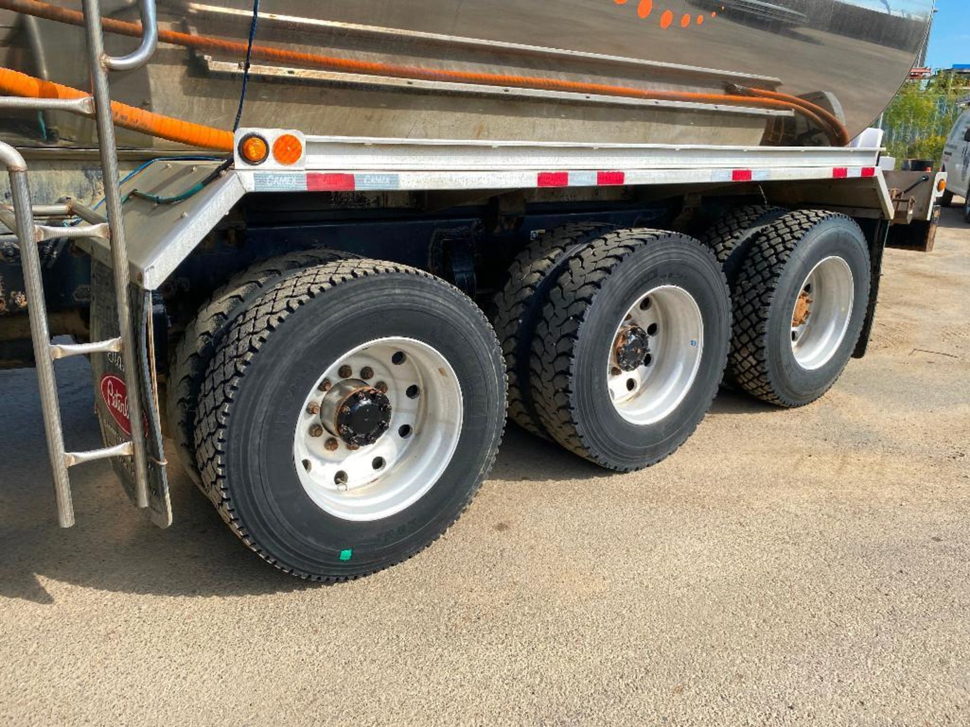 2015 Peterbilt 367 Tri-Drive Potable Water Truck VIN#1NPTX4TX5FD265029 - Image 5 of 30