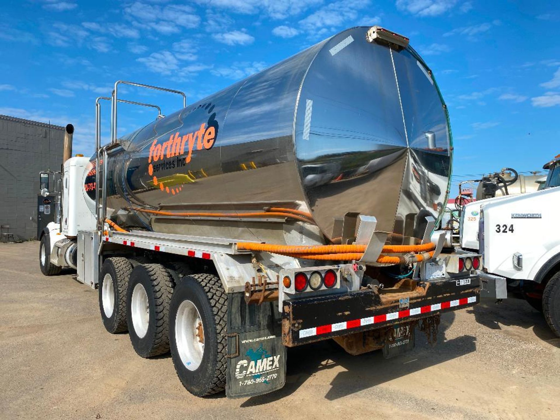 2015 Peterbilt 367 Tri-Drive Potable Water Truck VIN#1NPTX4TX5FD265029 - Image 4 of 30