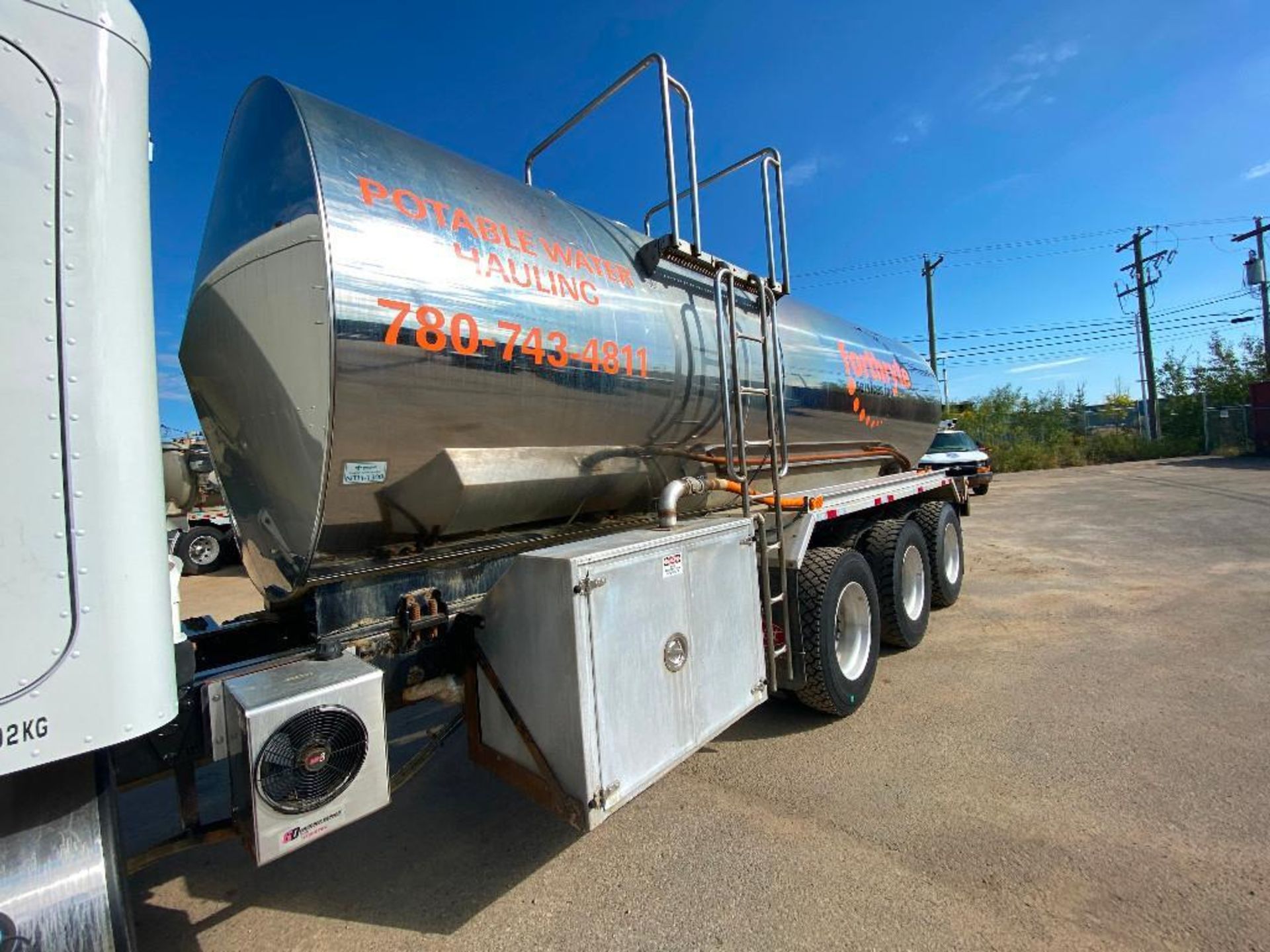 2015 Peterbilt 367 Tri-Drive Potable Water Truck VIN#1NPTX4TX5FD265029 - Image 9 of 30