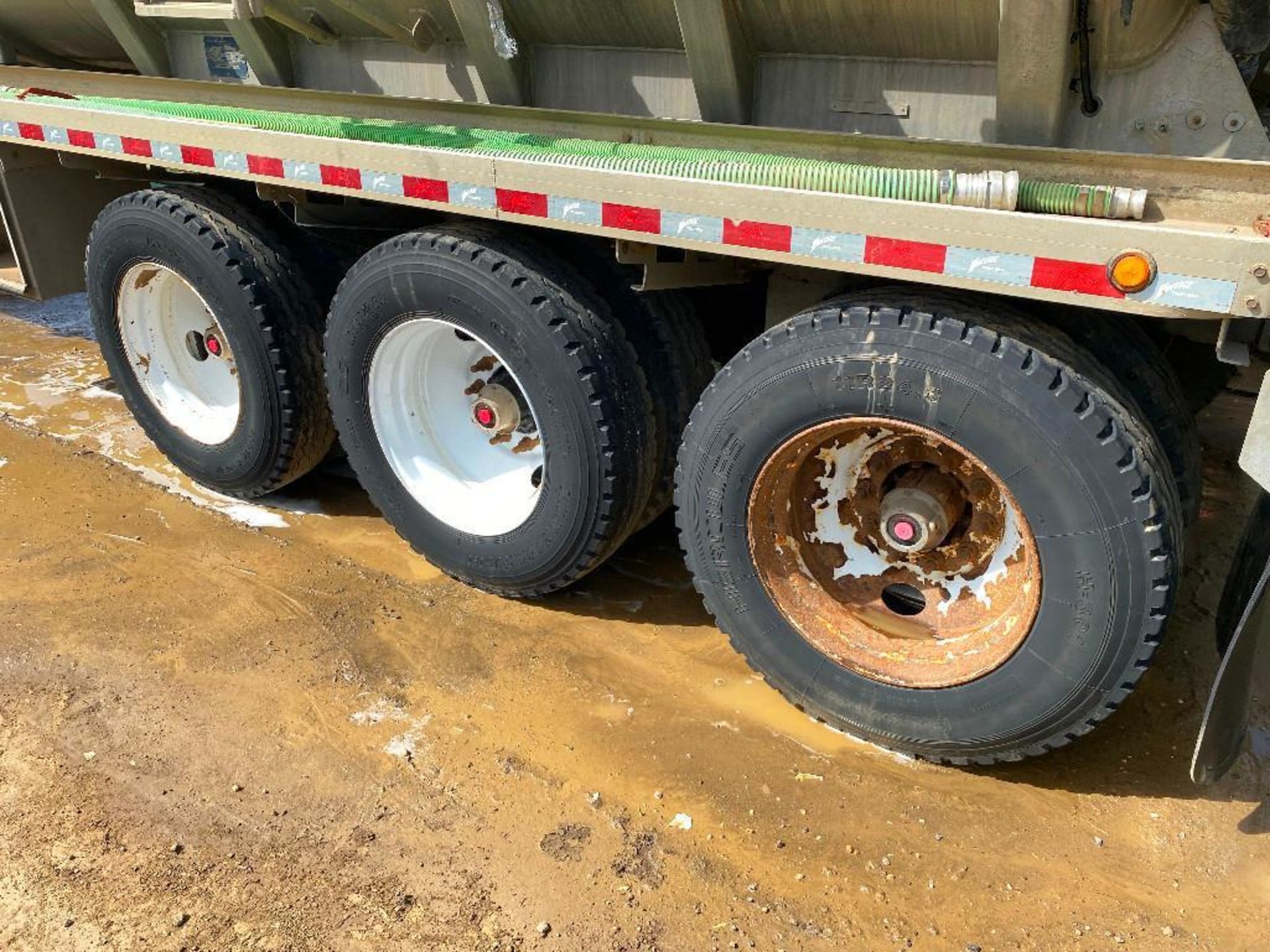 2018 Mack CXU613 T/A Semi-Vac w/ Vantage Tri-Axle Vac Trailer VIN #: 1M1AW07Y9JM085638 - Image 6 of 41