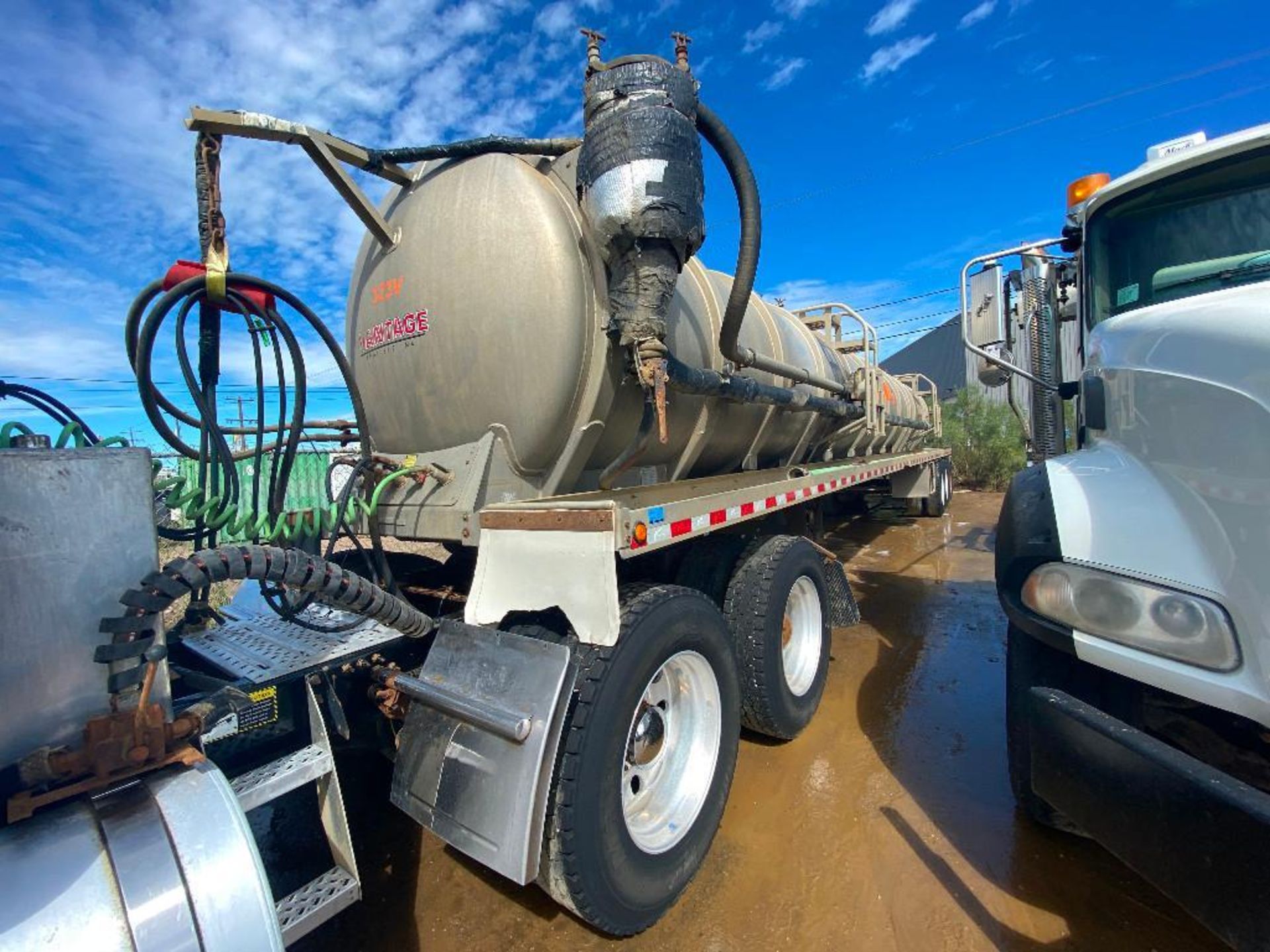 2018 Mack CXU613 T/A Semi-Vac w/ Vantage Tri-Axle Vac Trailer VIN #: 1M1AW07Y9JM085638 - Image 12 of 41