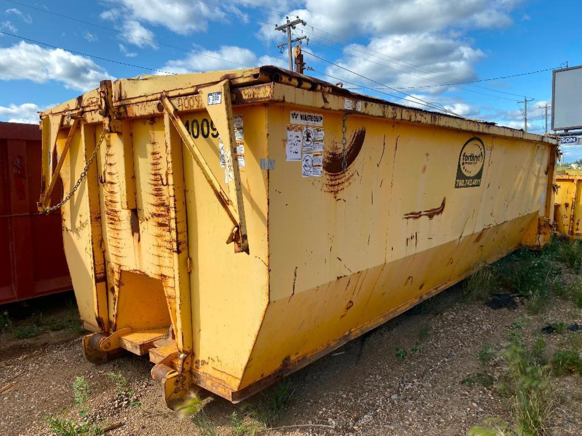 Approx. 20' X 8' X 6' Roll-Off Bin w/ Lid