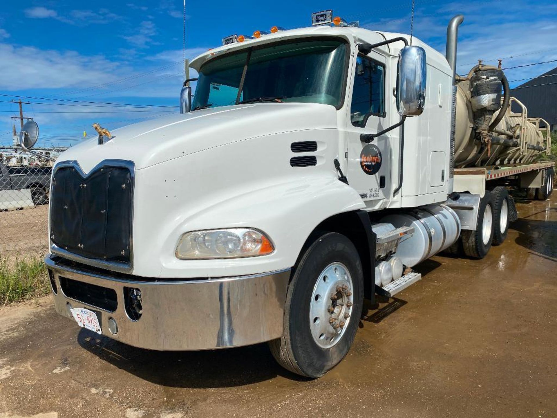 2018 Mack CXU613 T/A Semi-Vac w/ Vantage Tri-Axle Vac Trailer VIN #: 1M1AW07Y9JM085638