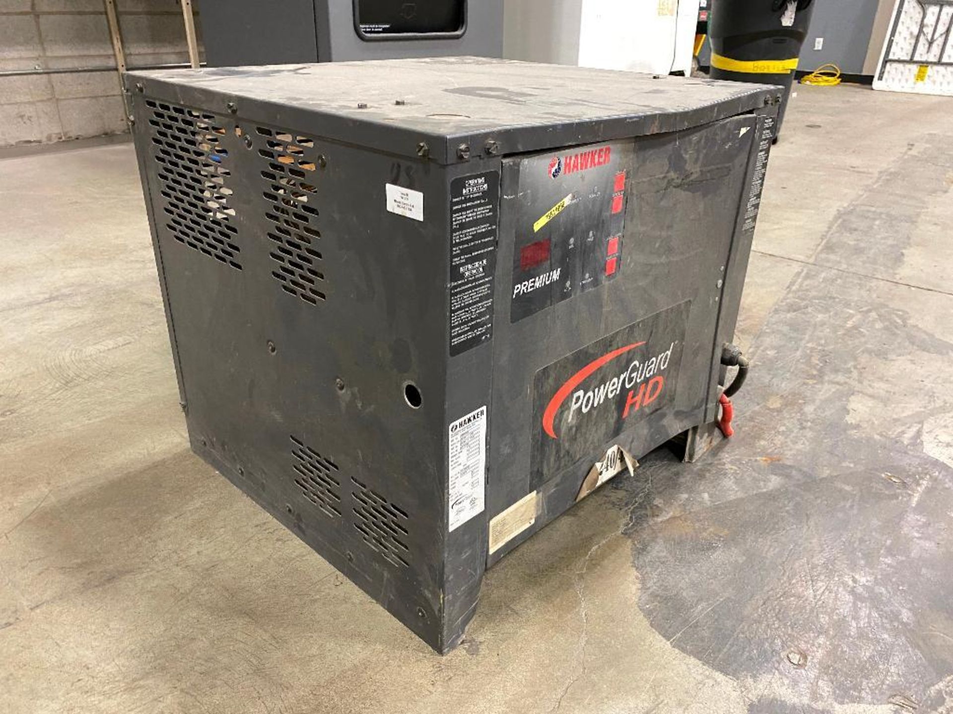 Yale NR035AENL36TE095 Electric Lift Truck w/ Hawker PH3M- 18-775 Battery Charger - Image 9 of 11