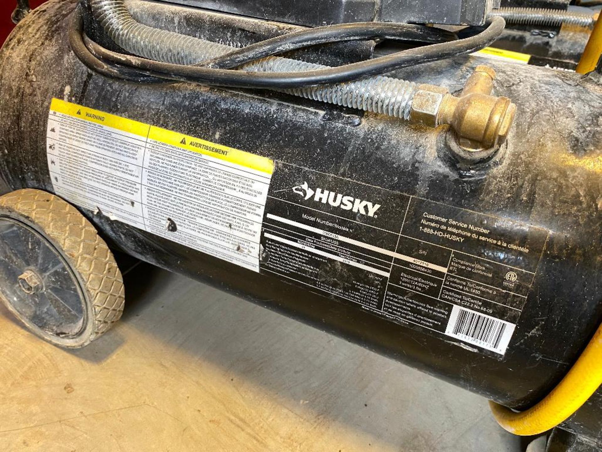 Husky 8 Gallon Portable Electric Air Compressor - Image 5 of 5