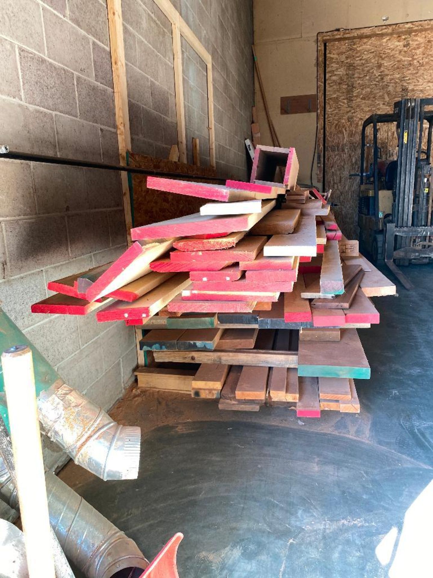 Lot of Assorted Hardwood and Lumber - Image 2 of 4