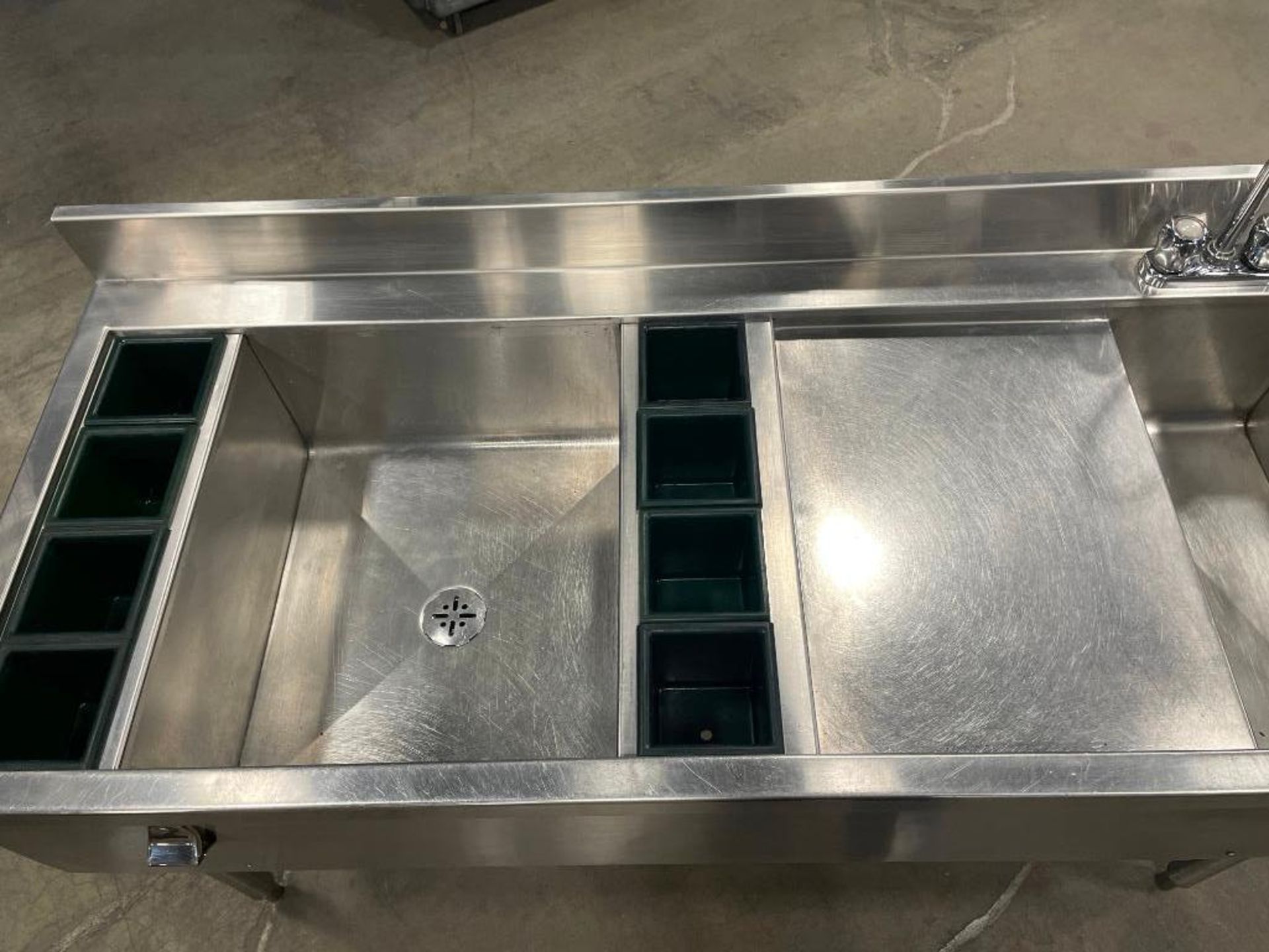 STAINLESS STEEL UNDERBAR WORKSTATION WITH ICE BIN AND SINK - Image 6 of 9