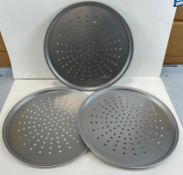 14" PERFORATED PIZZA PAN CRISPER - LOT OF 3 - FOCUS 949014 - NEW