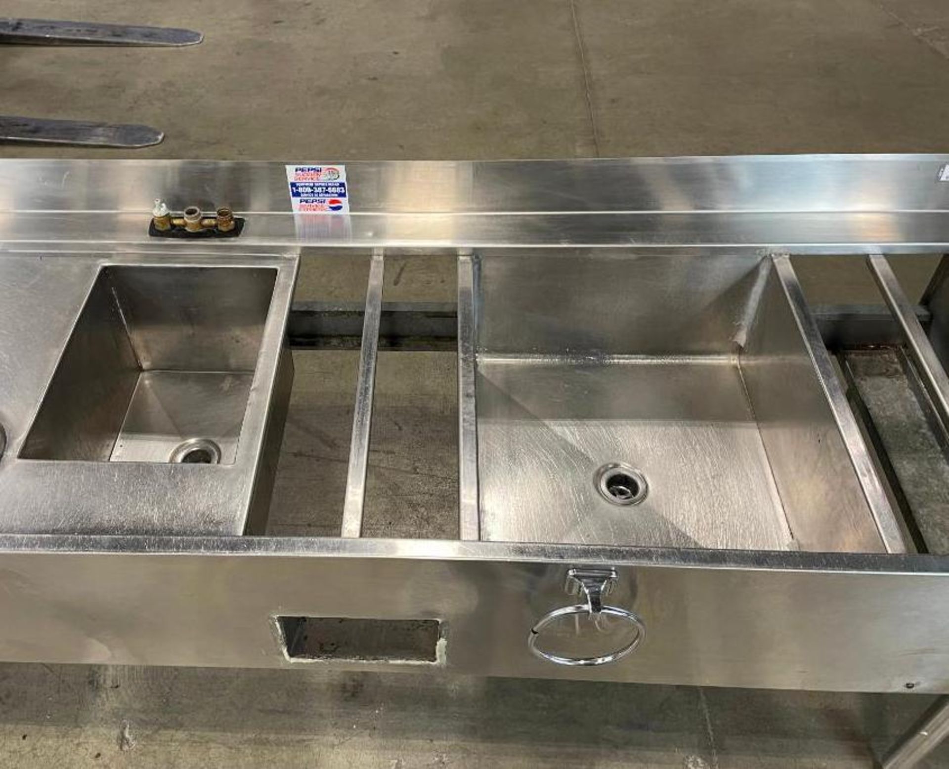 STAINLESS STEEL UNDERBAR WORKSTATION WITH ICE BIN - Image 5 of 6