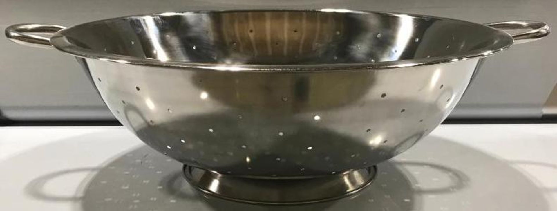WINCO 14QT (16.5") STAINLESS STEEL COLANDER, WINCO C0D14 - NEW - Image 2 of 3