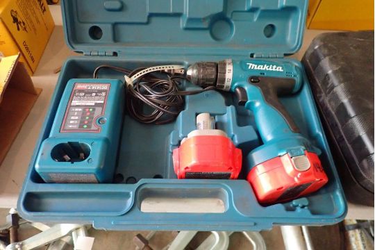 Makita 6280D 14.4V 3/8" Cordless Drill w/ Case, 2 Batteries and Charger.