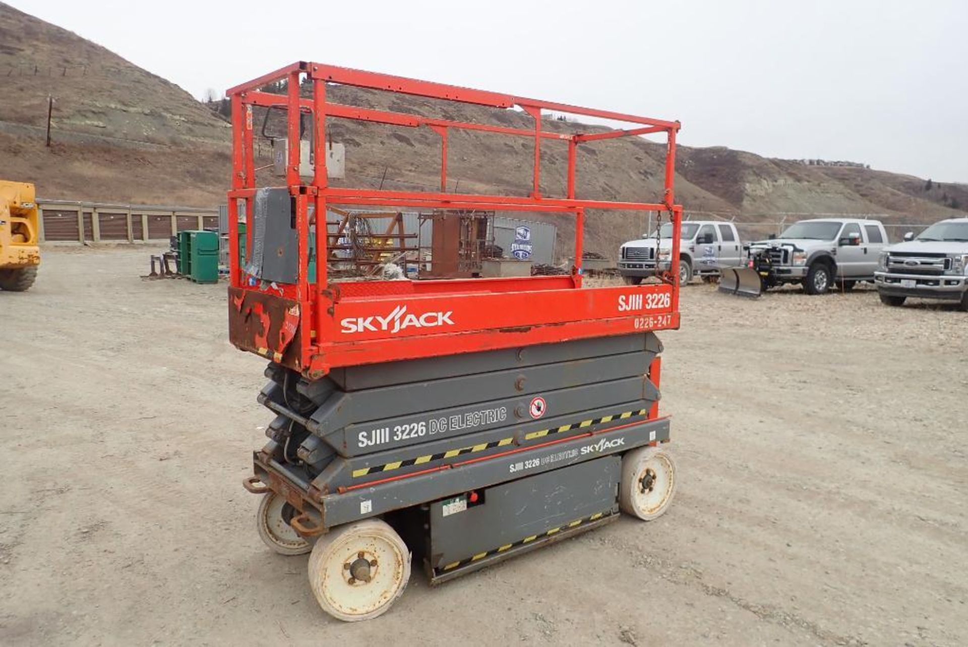 Skyjack SJIII3226 DC Electric 500lbs Capacity Scissor Lift. SN 27012106. - Image 2 of 4